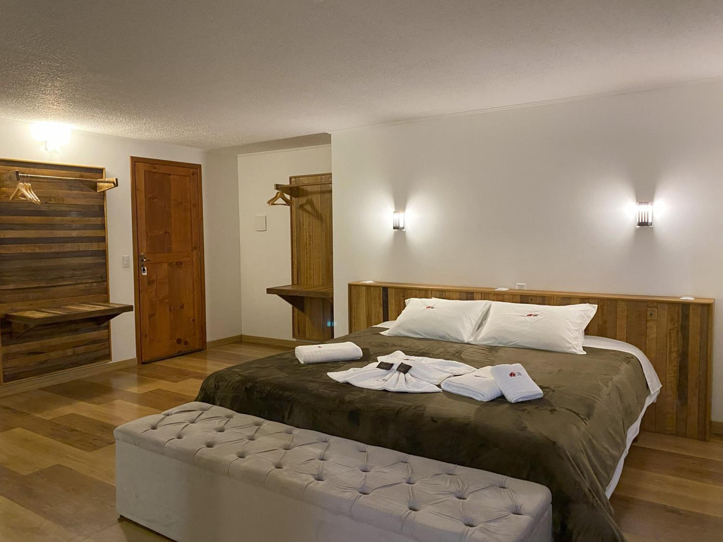 Deluxe Suite with Spa Bath