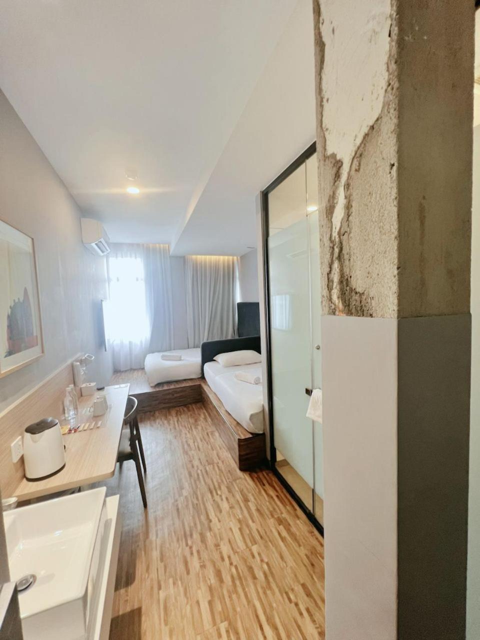 Budget Twin Room - Photo 4