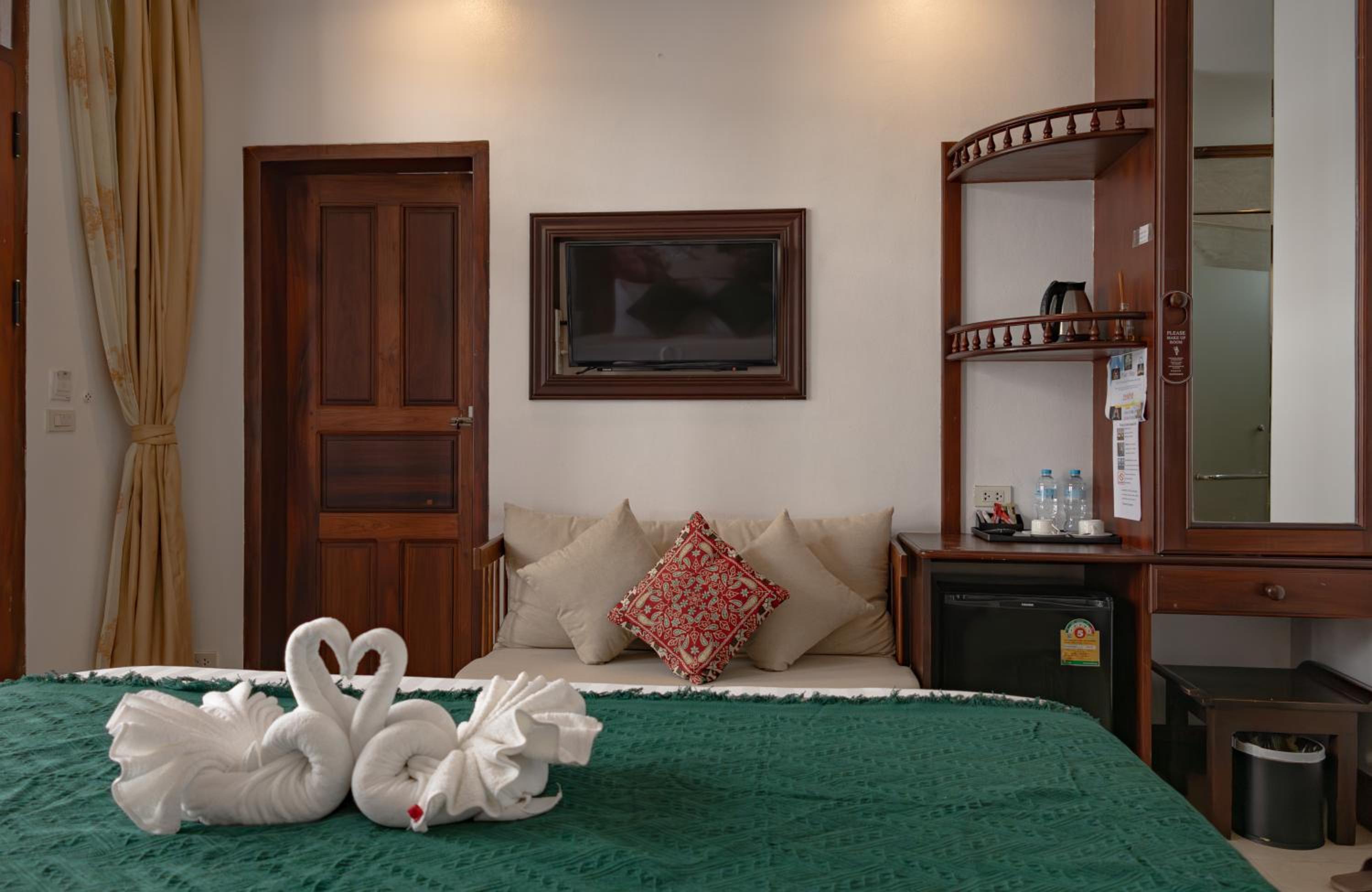 Deluxe Family Room photo 2