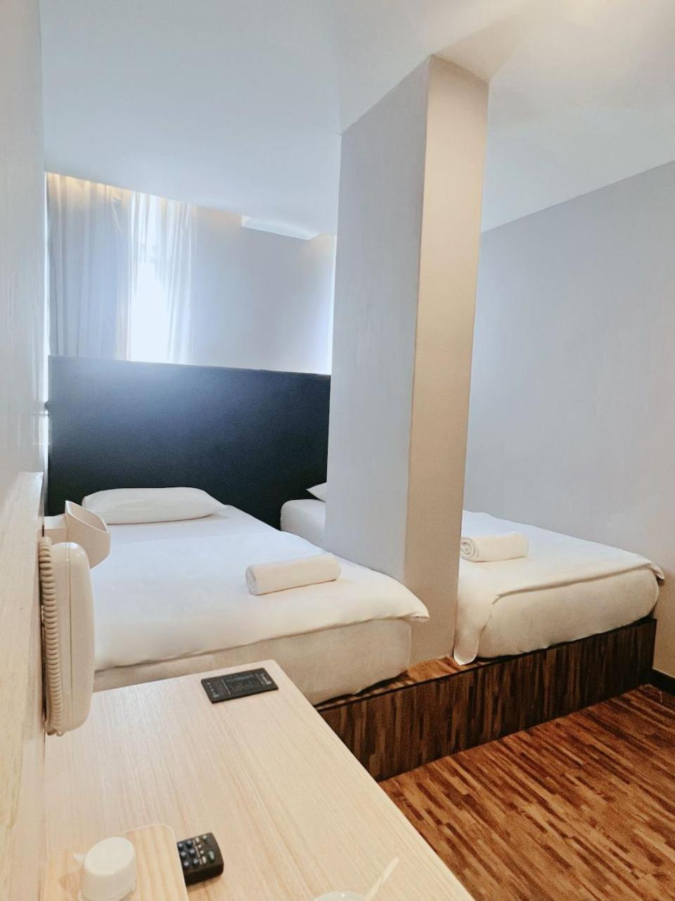 Budget Twin Room - Photo 2