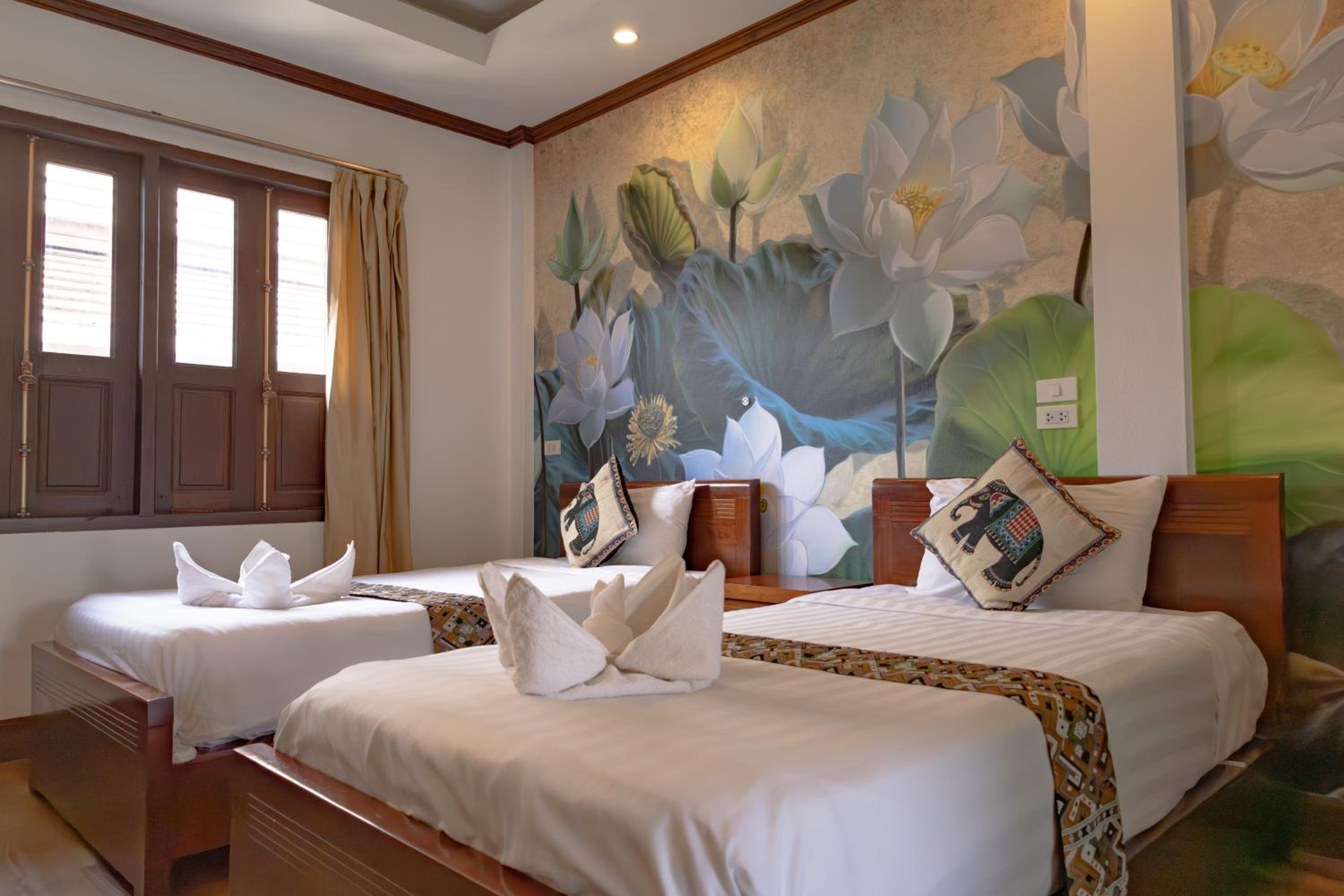 Twin Room with Pool View photo 3