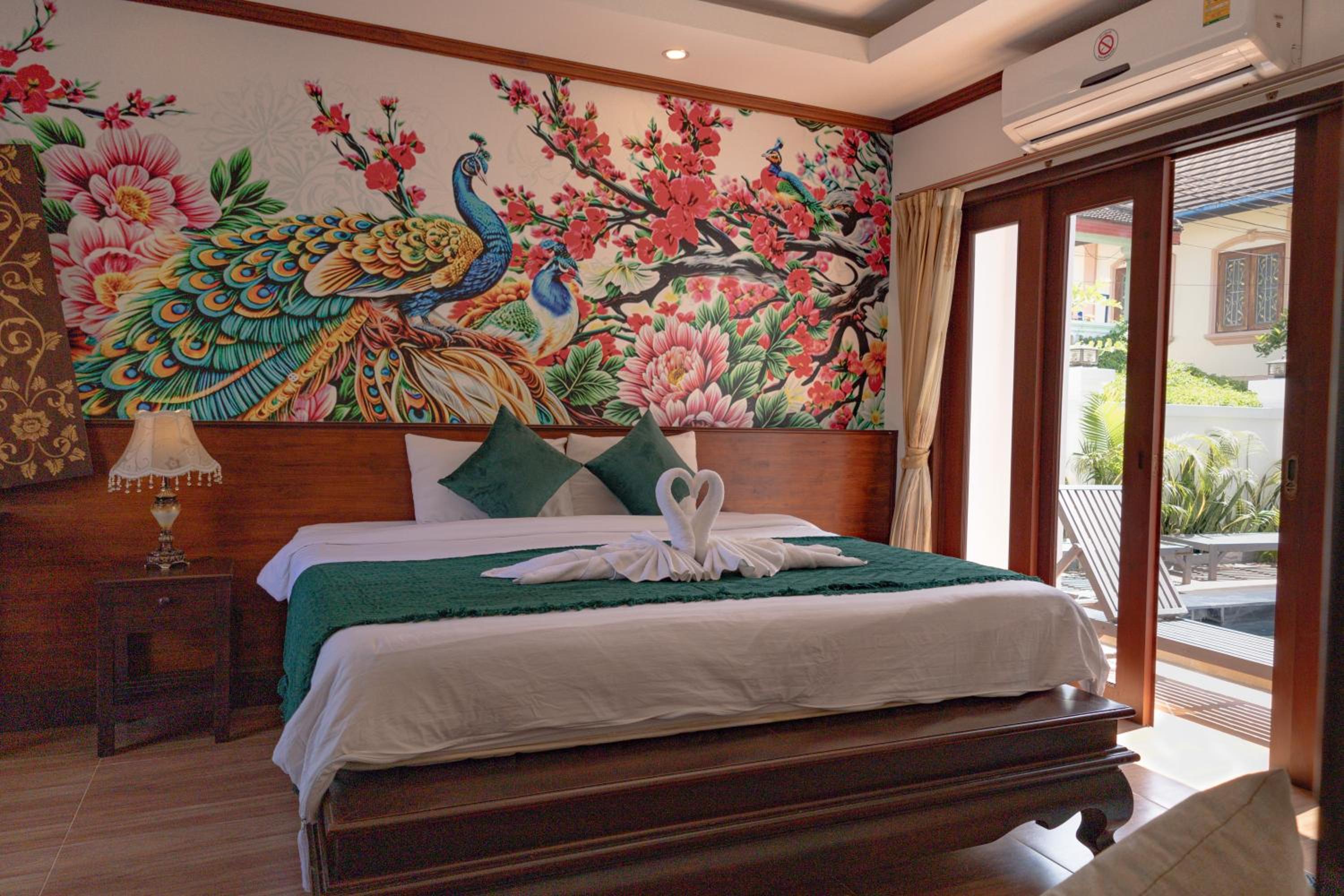 Deluxe Double Room with Bath photo 2