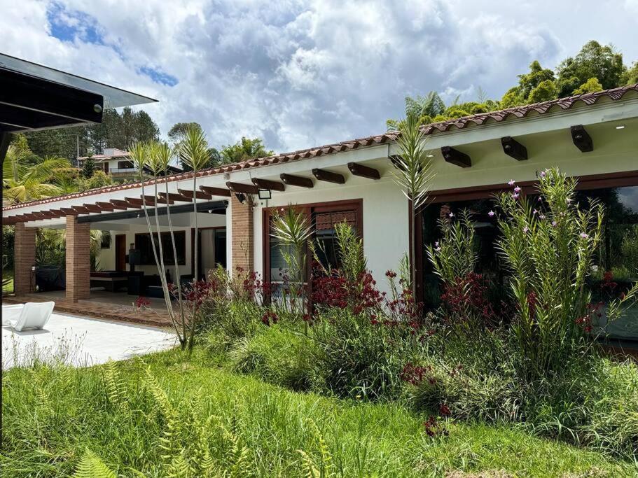 Villa photo 3