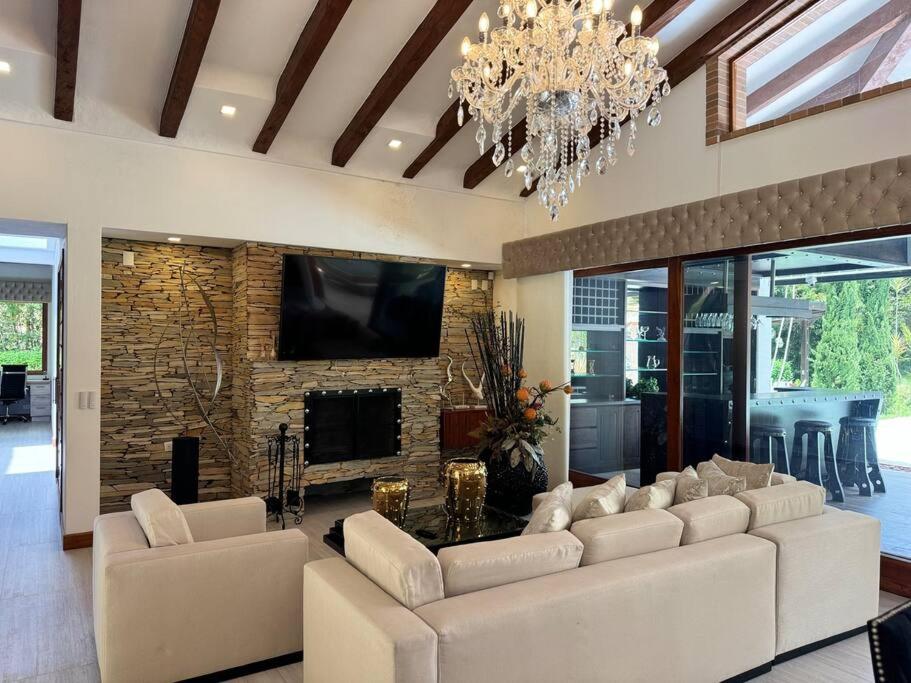Villa photo 1