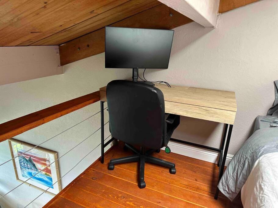 Three-Bedroom House photo 2