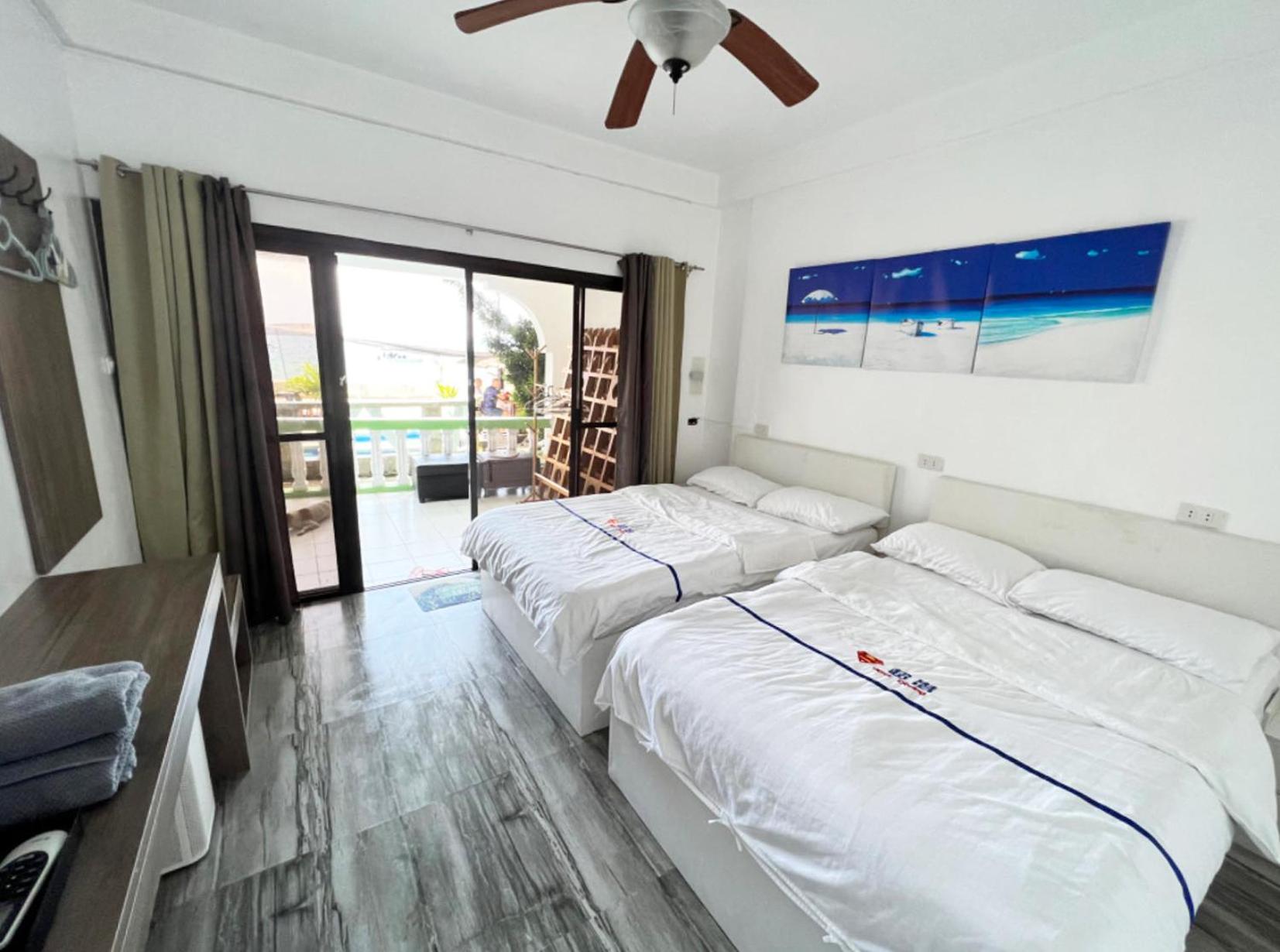 Twin Room With Sea View - Photo 1