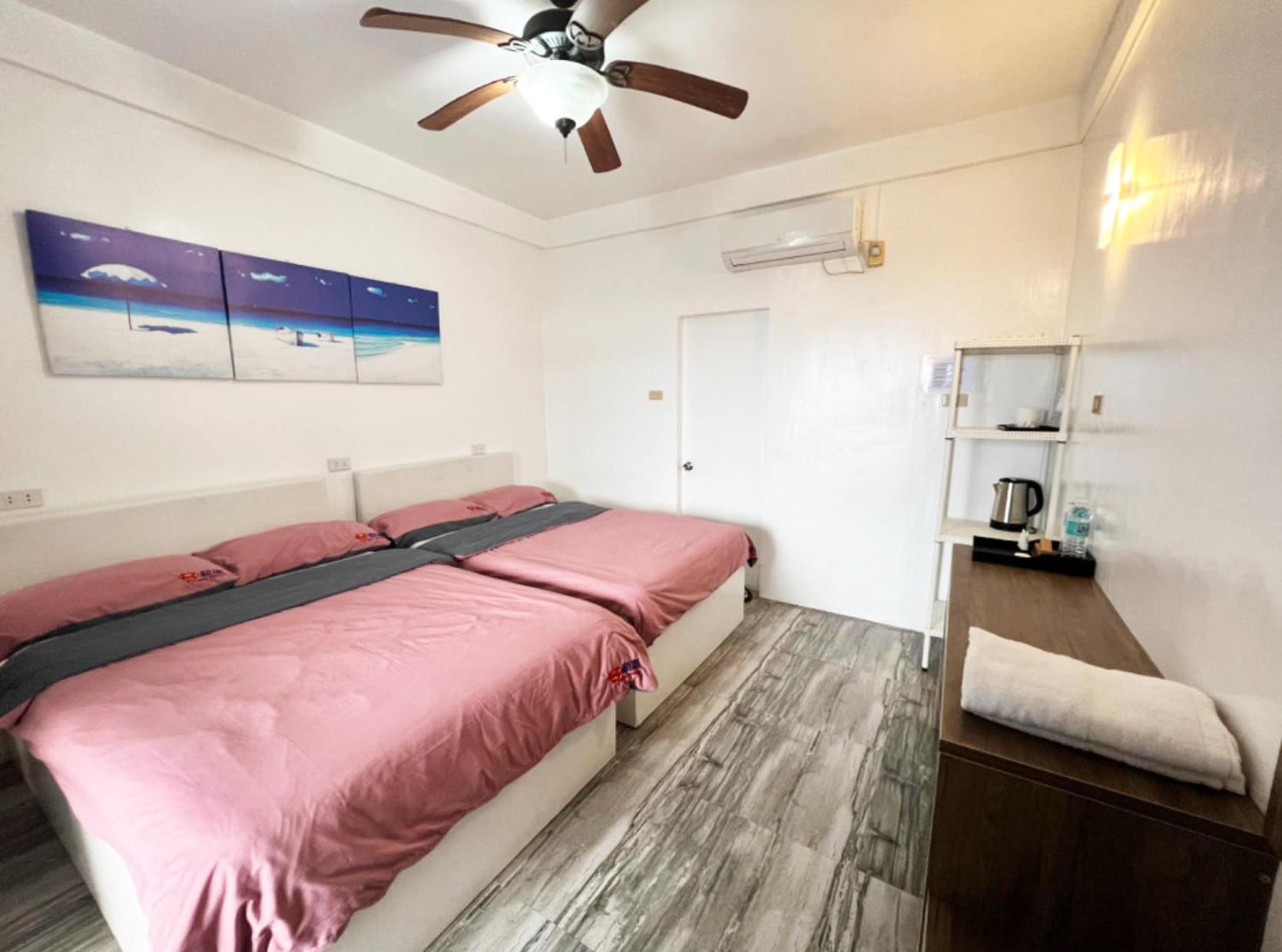 Twin Room With Sea View - Photo 3