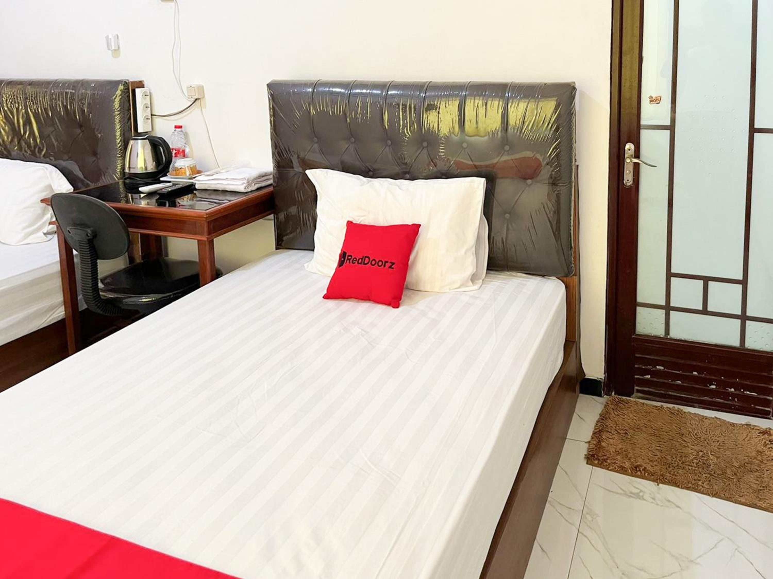 Standard Twin Room - Photo 1
