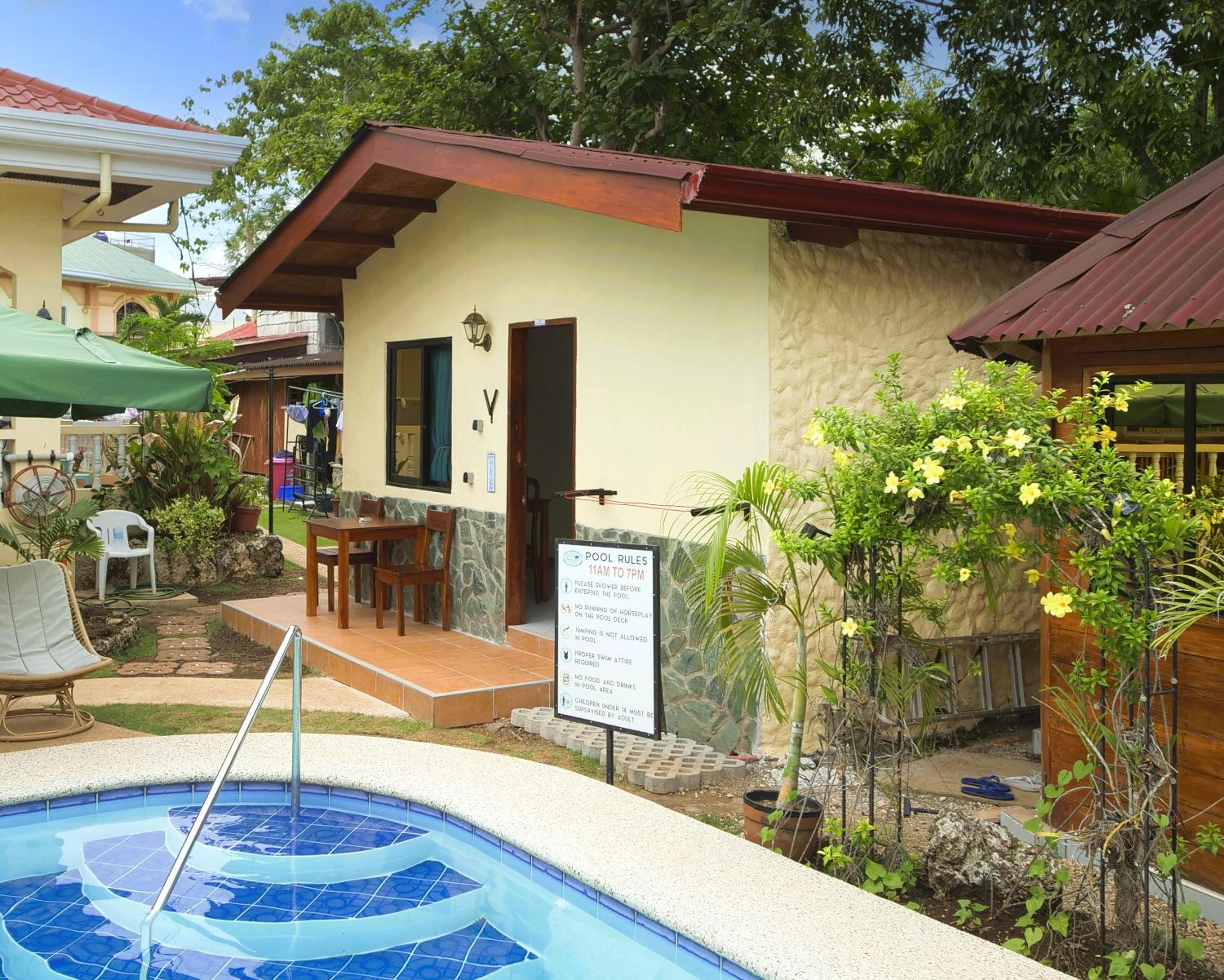 Bungalow with Garden View
