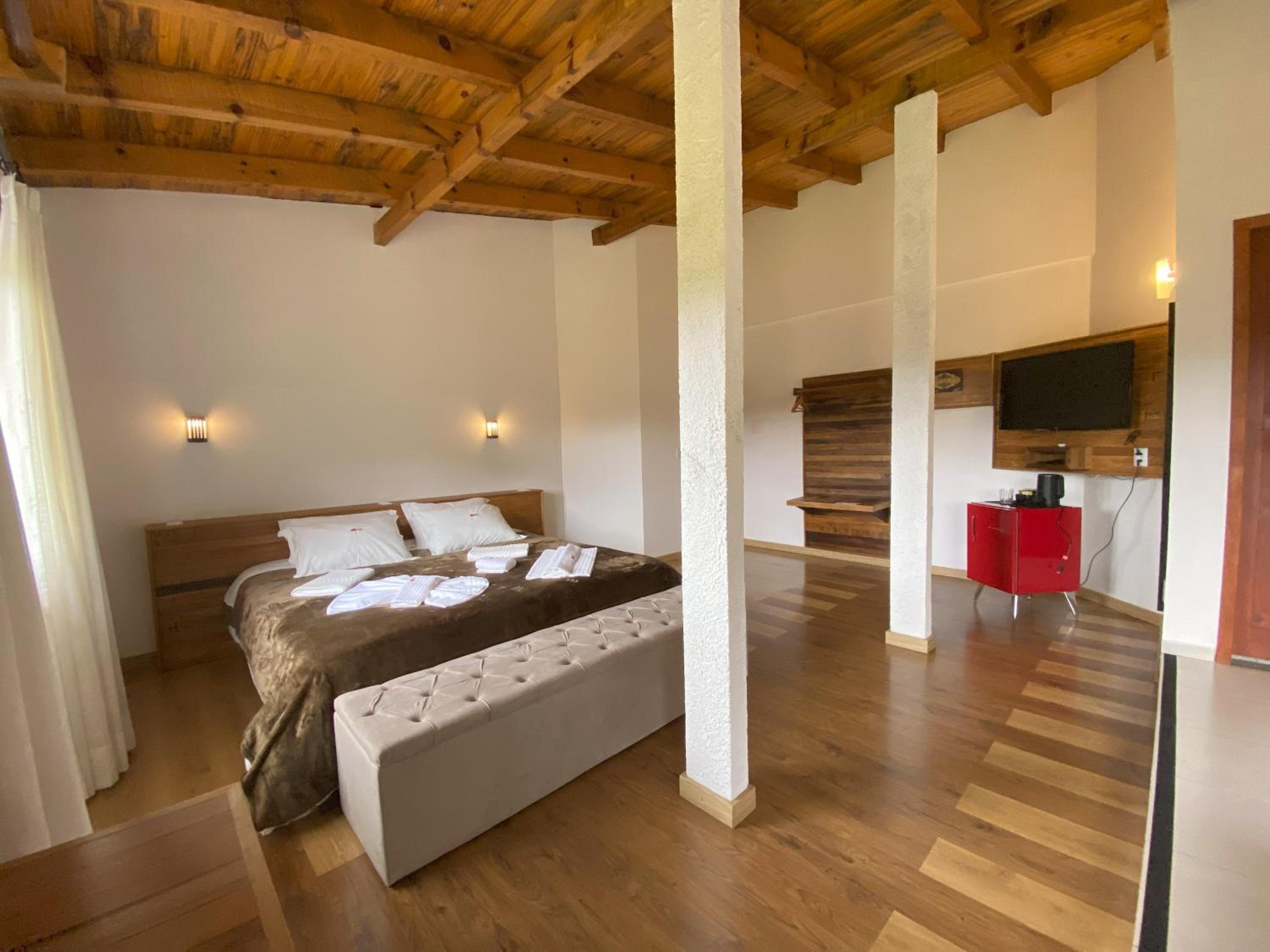 Deluxe Suite with Spa Bath