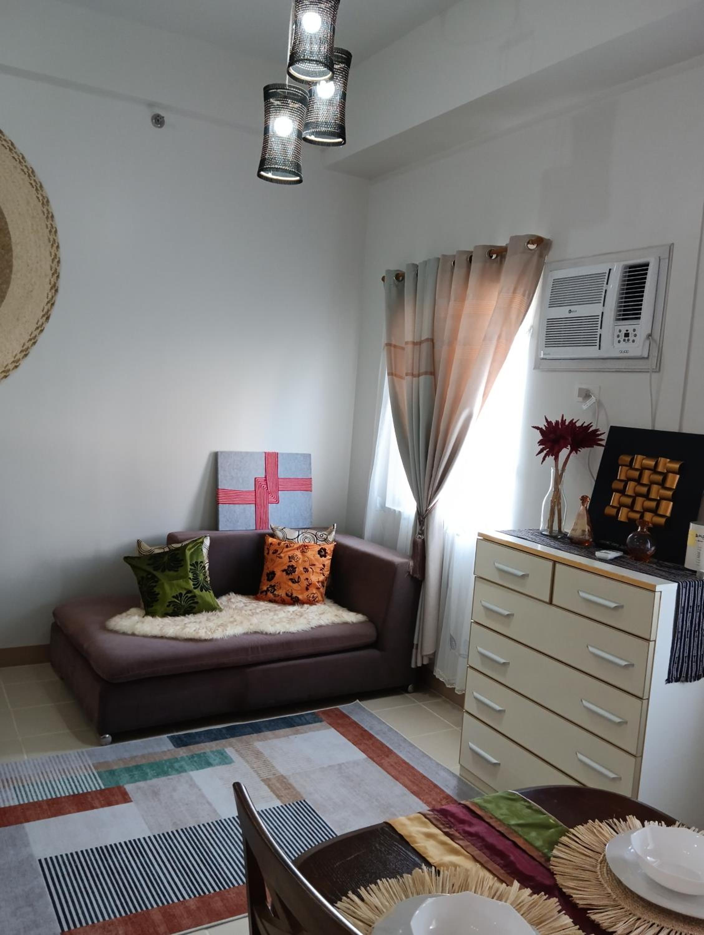 One-Bedroom Apartment photo 1