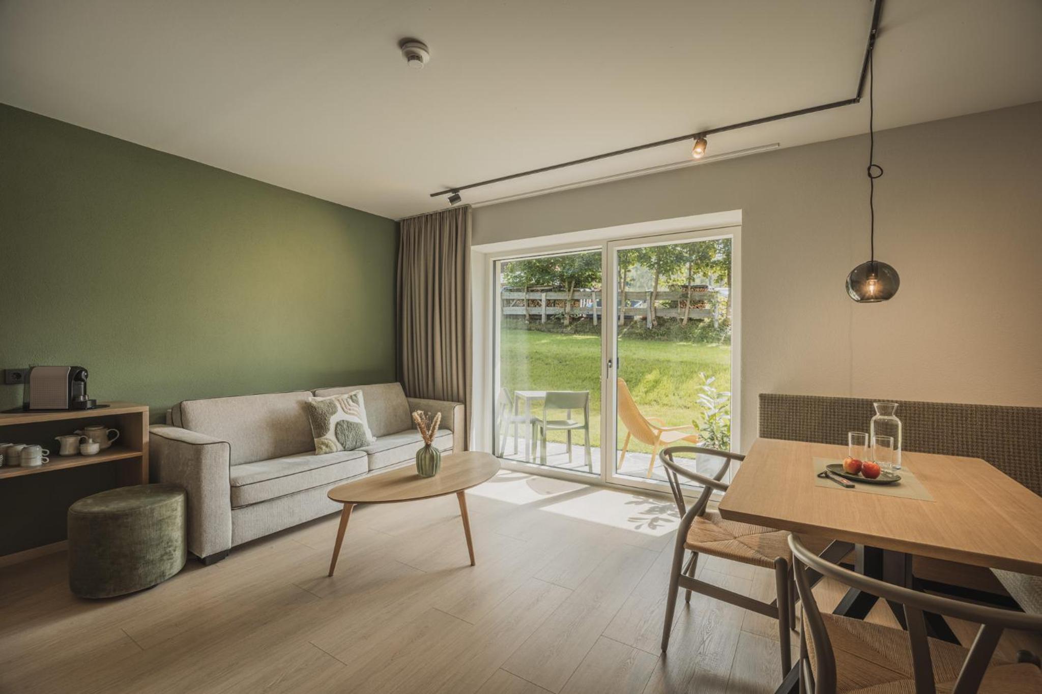 One-Bedroom Apartment with Garden View - Photo 3