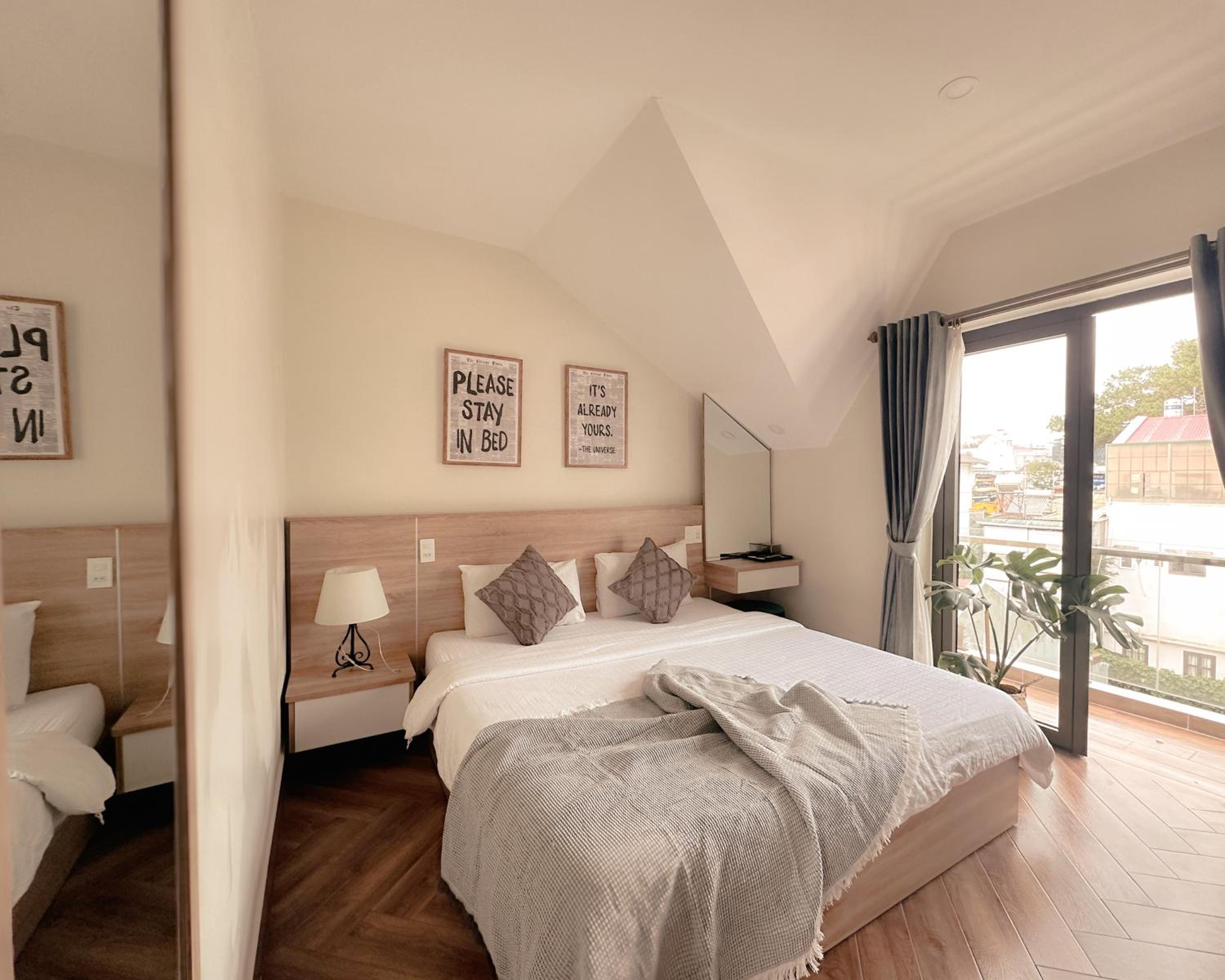 Deluxe Double Room with Balcony photo 1