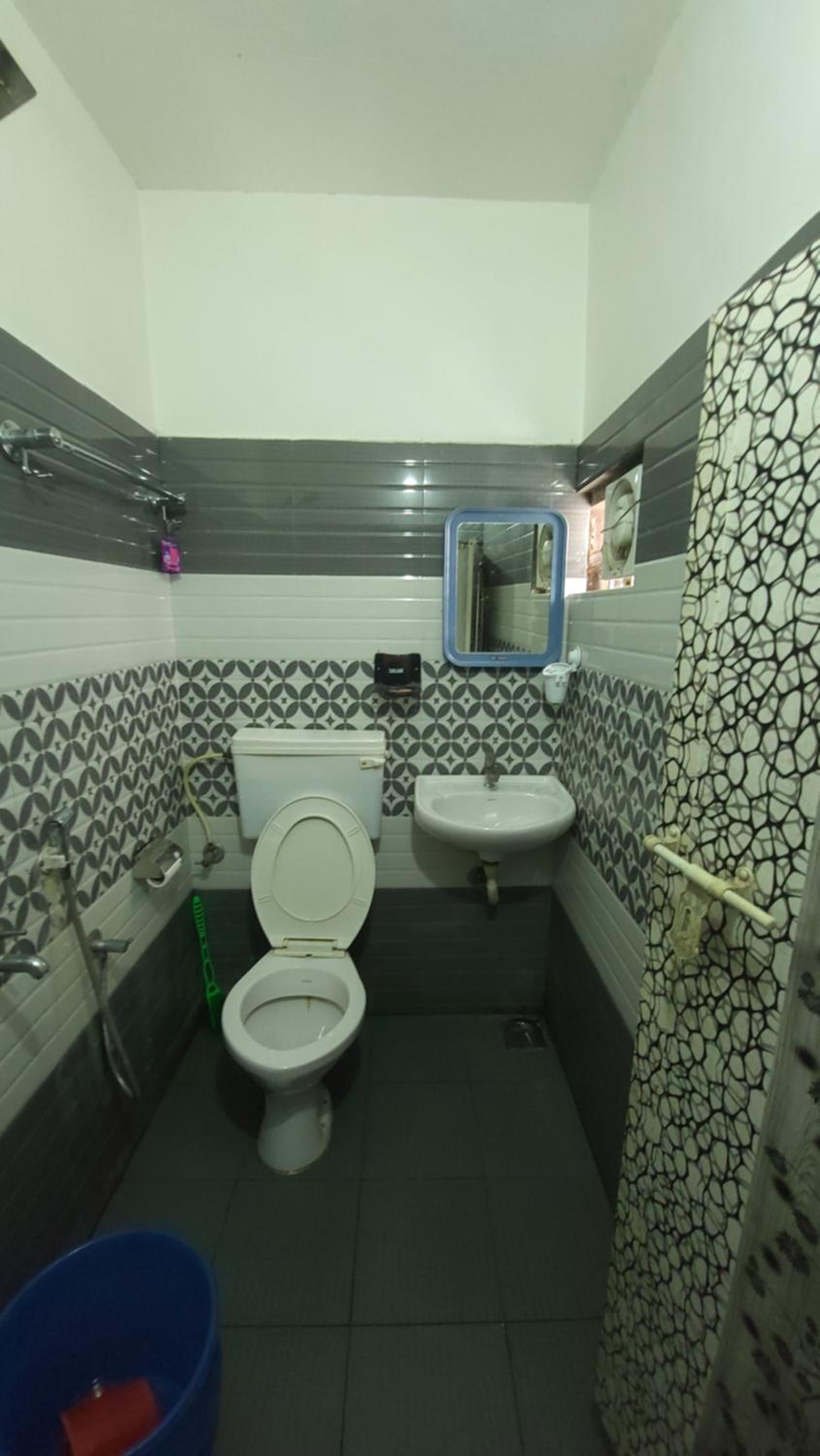 Double Room with Balcony (2 Adults + 1 Child) photo 3