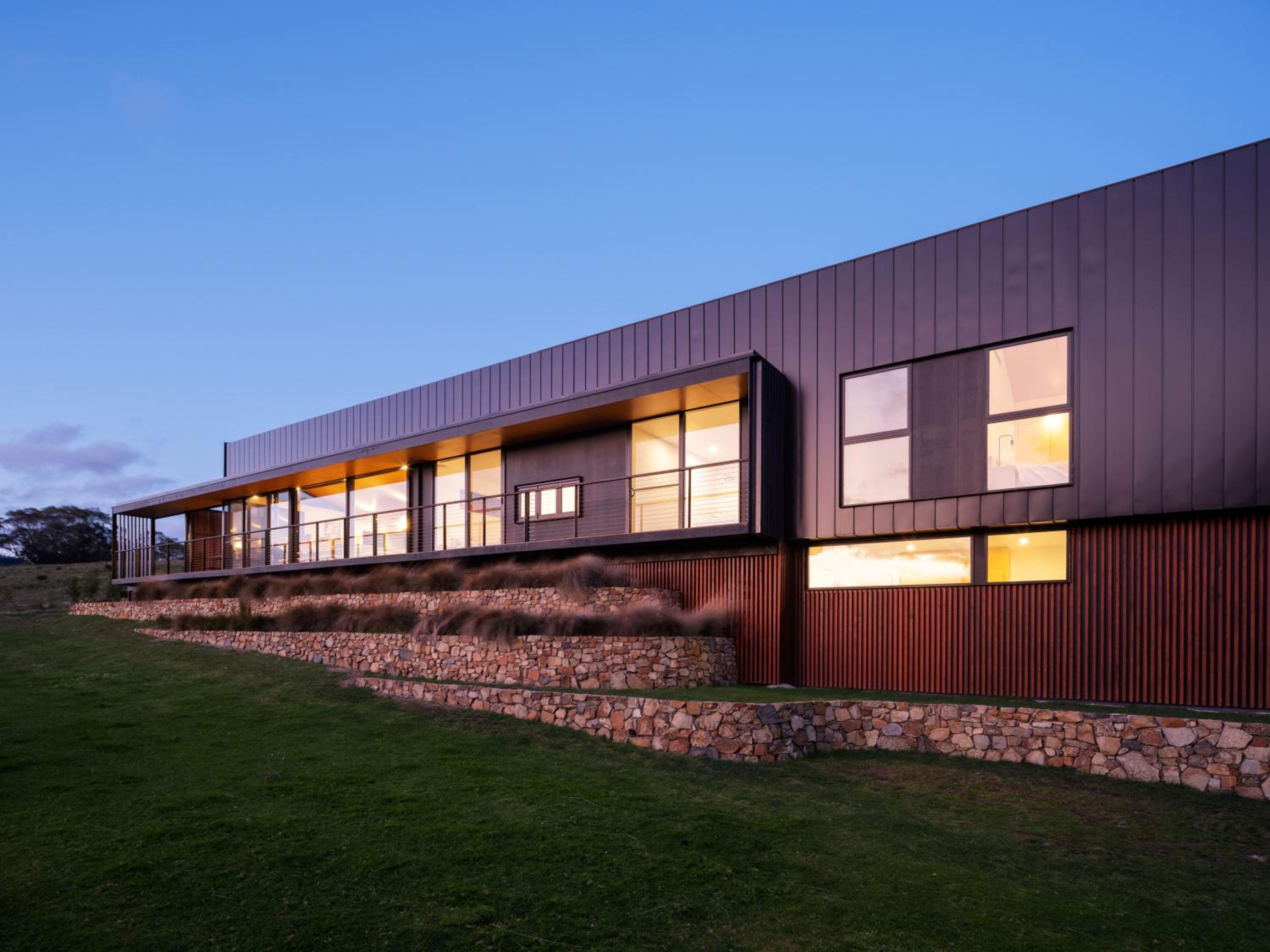 Five-Bedroom House photo 2