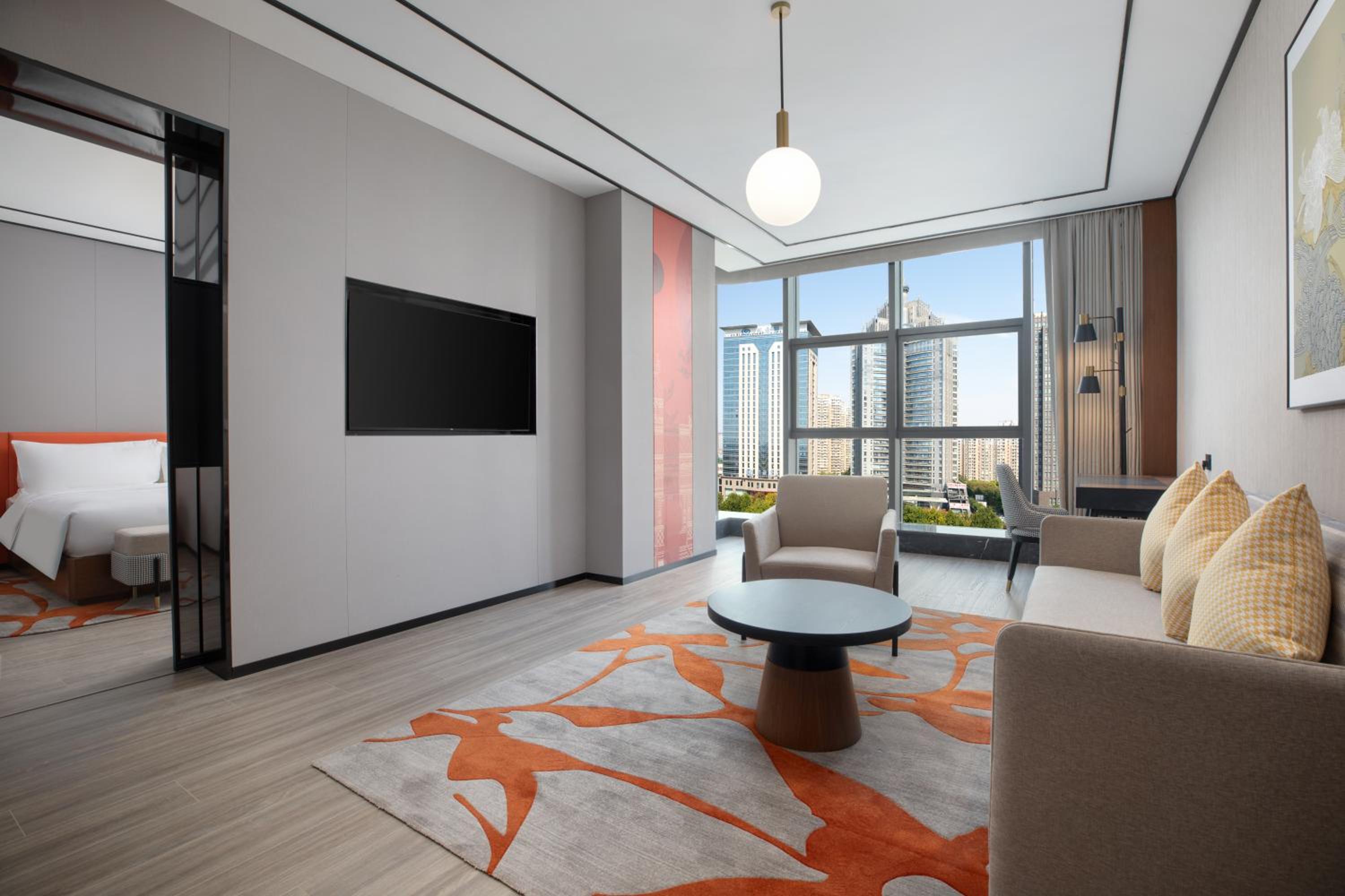 Deluxe King Suite photo 3