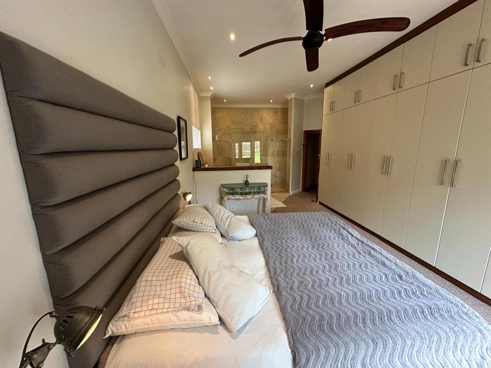 Standard King Room photo 1