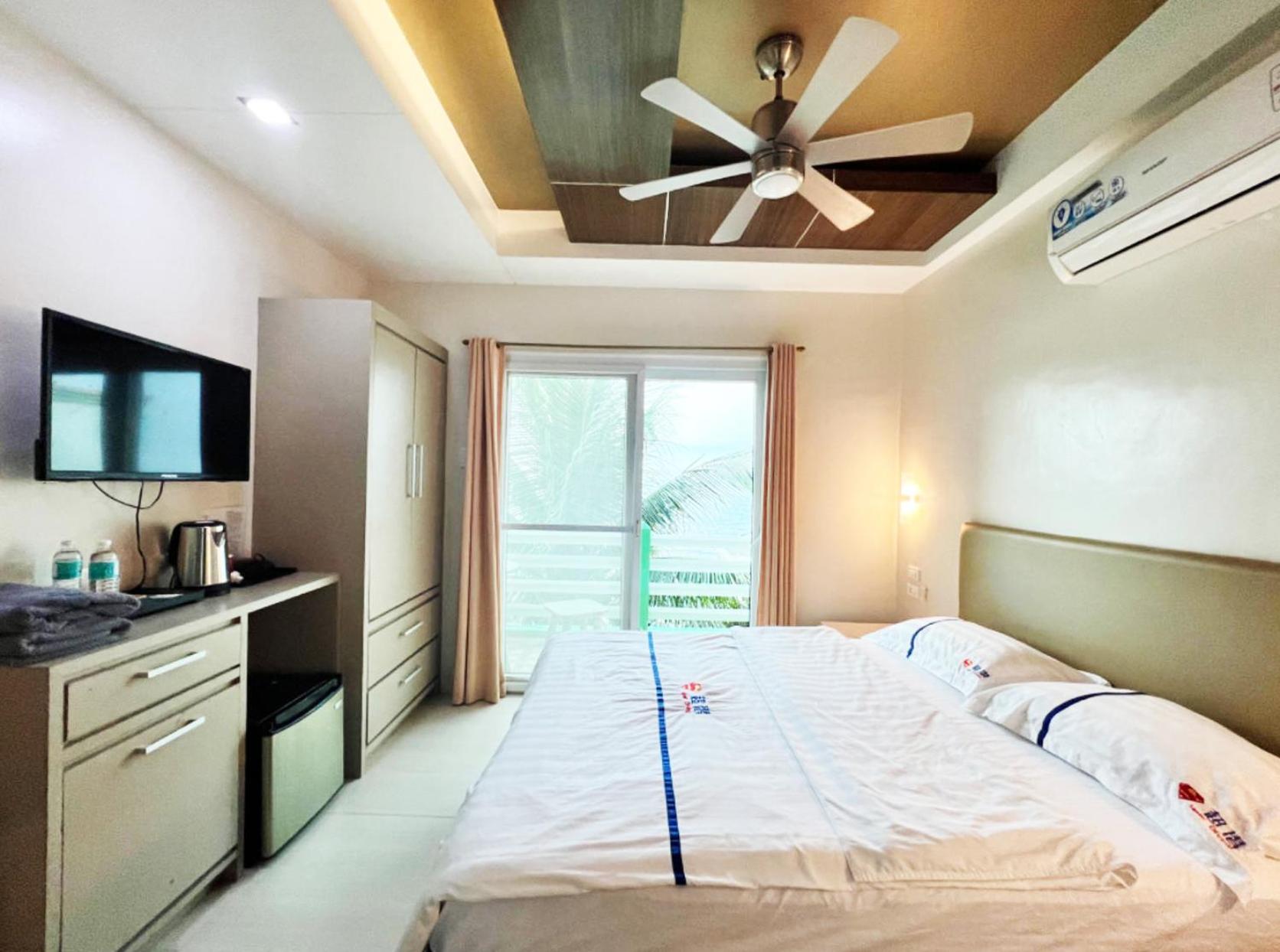 Double Room With Balcony And Sea View