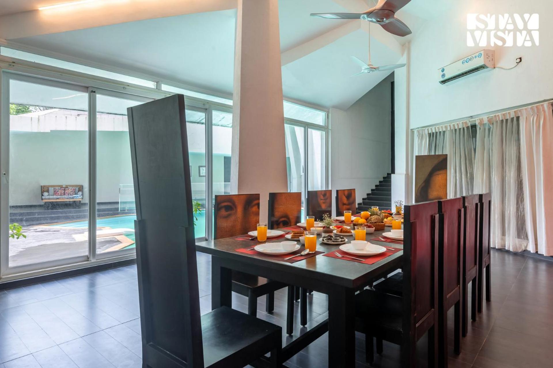 Villa photo 2