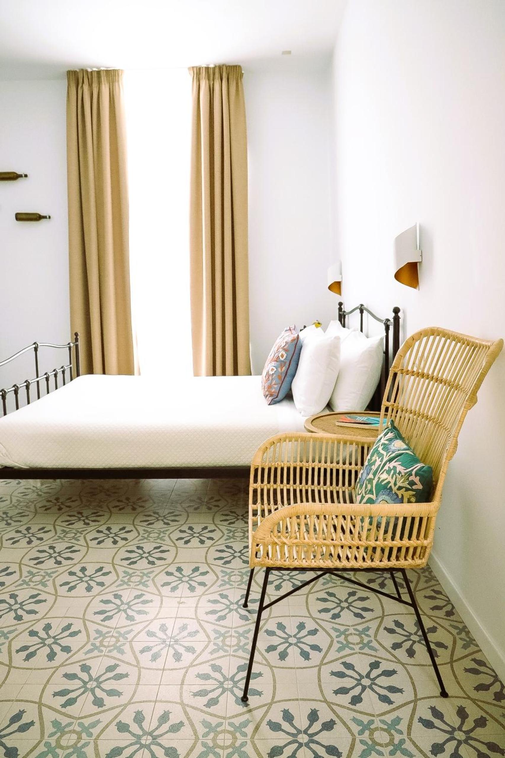 Deluxe Double Room with Balcony photo 2