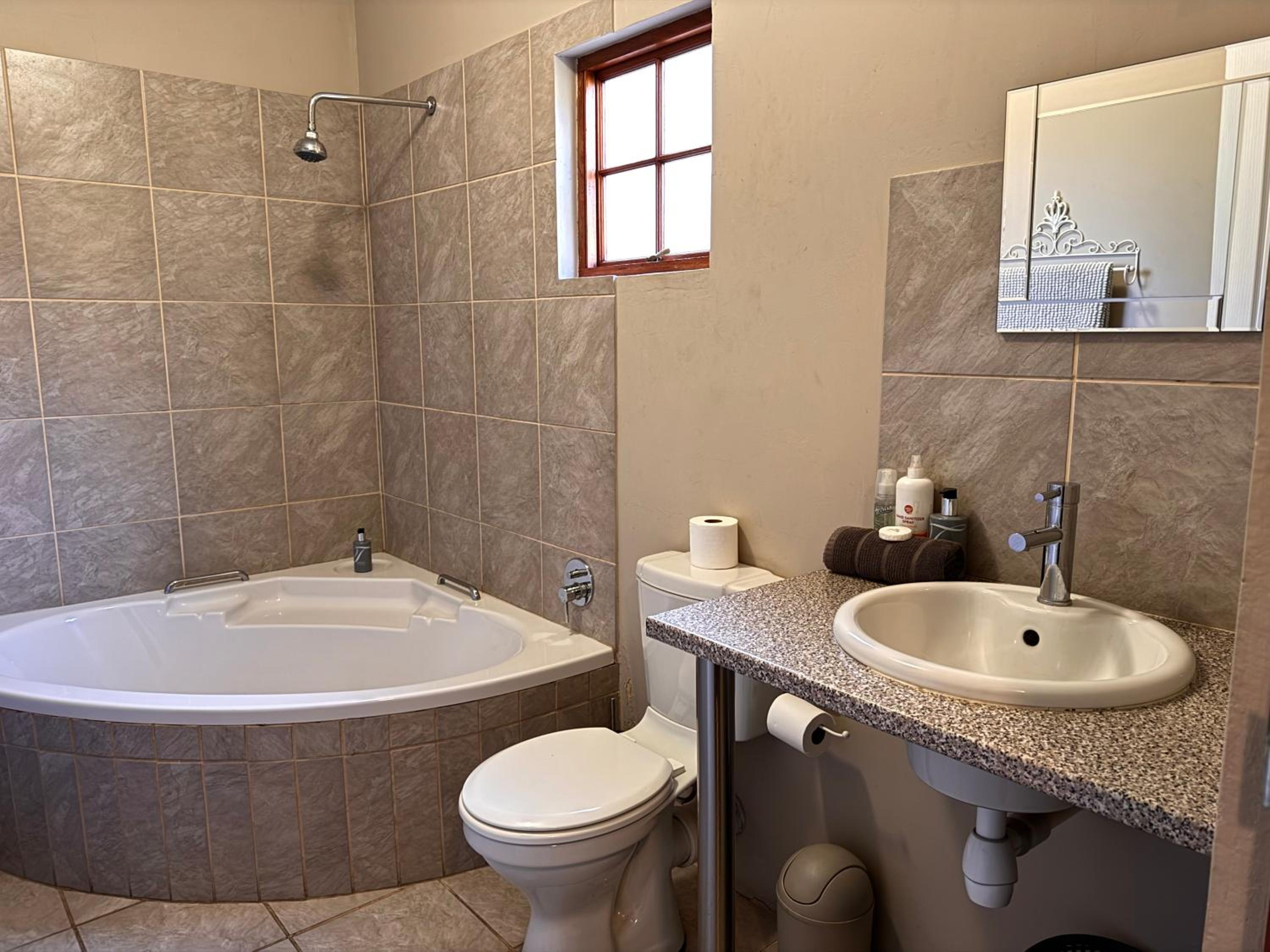 Deluxe Double Room (2 Adults + 1 Child)