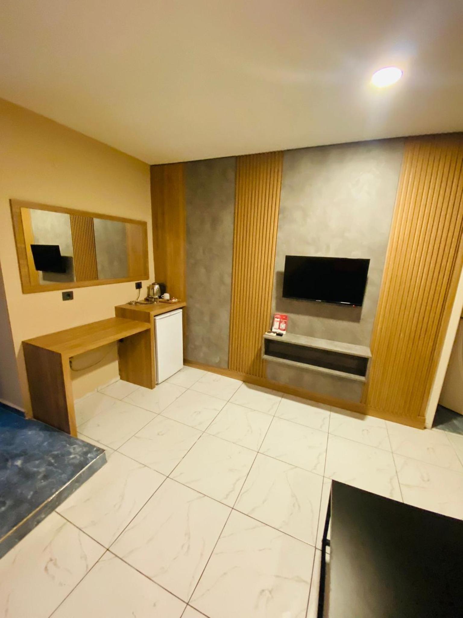 Standard Family Room photo 1