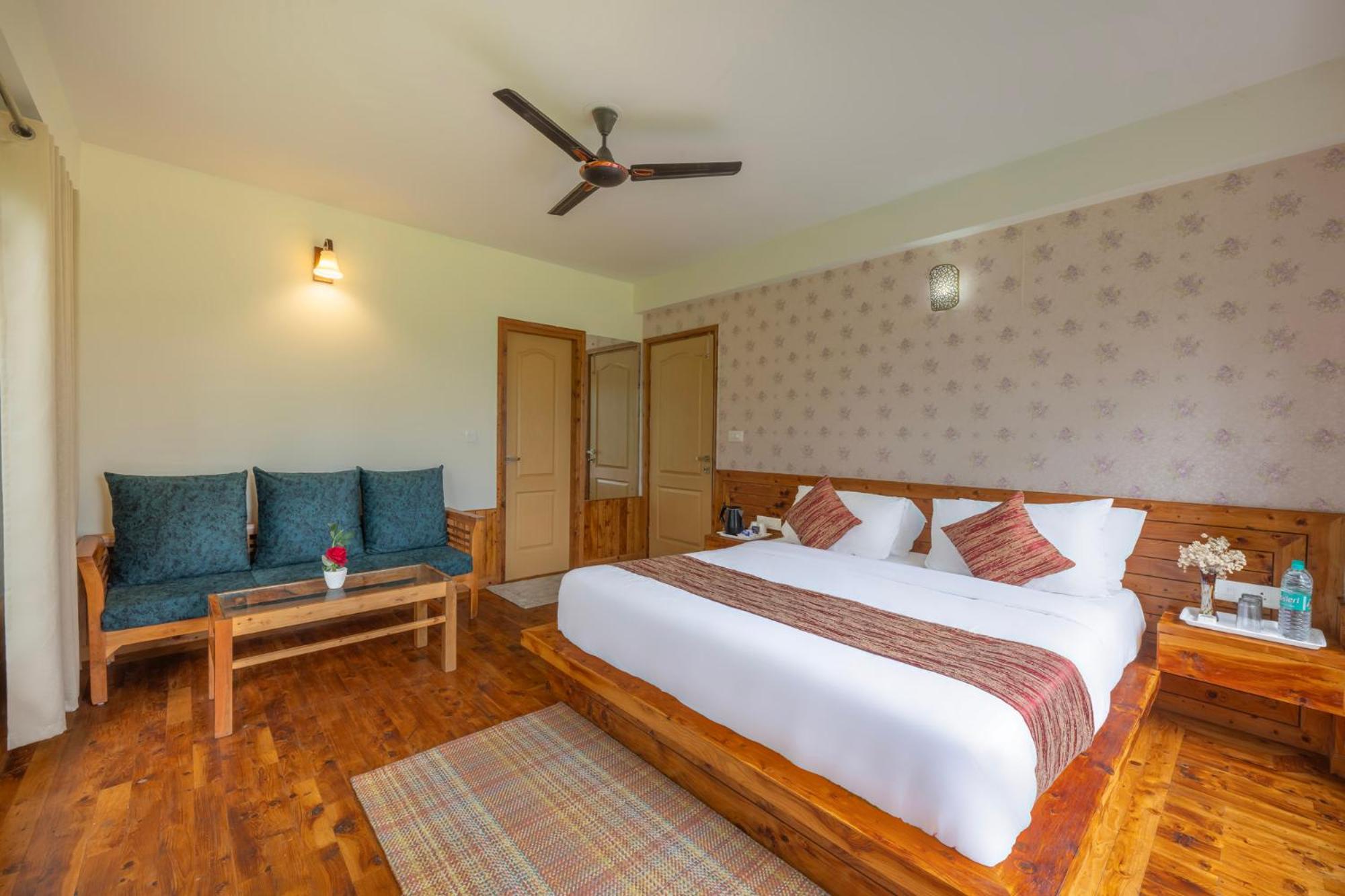 Deluxe Double Room photo 3