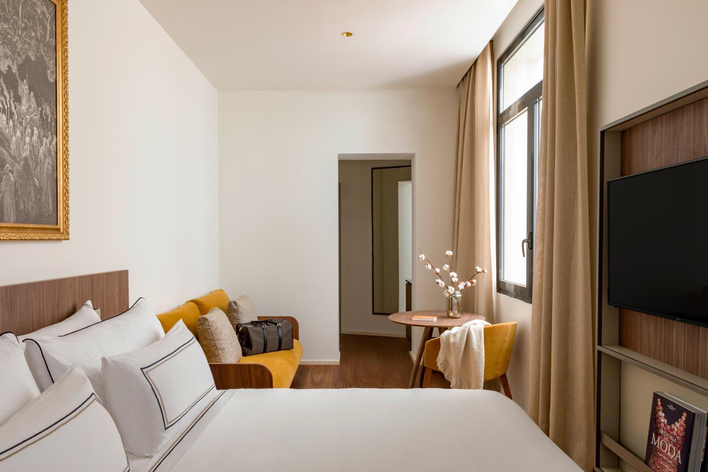Superior Connected Rooms with Views (2 Adults + 2 Children) - Photo 1