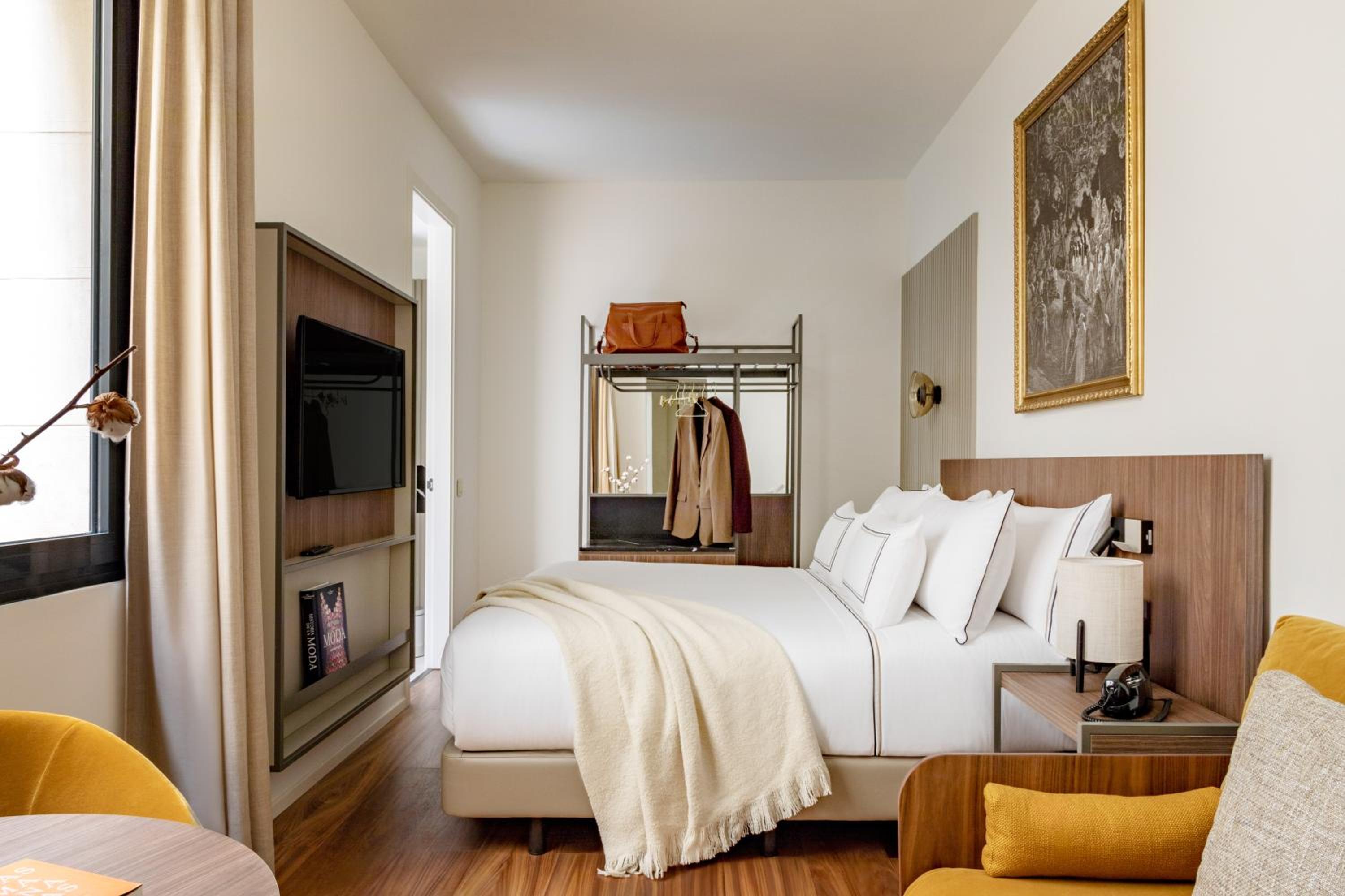 Superior Connected Rooms with Views (2 Adults + 2 Children) - Photo 3