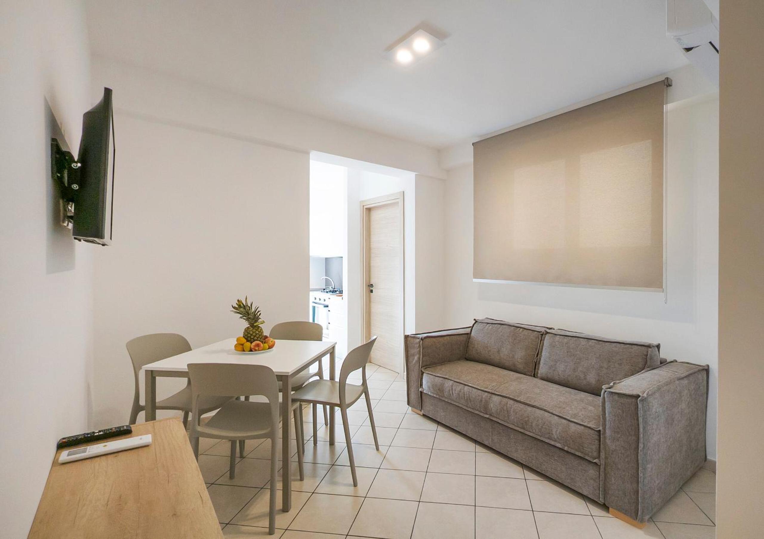 One-Bedroom Standard Apartment photo 1