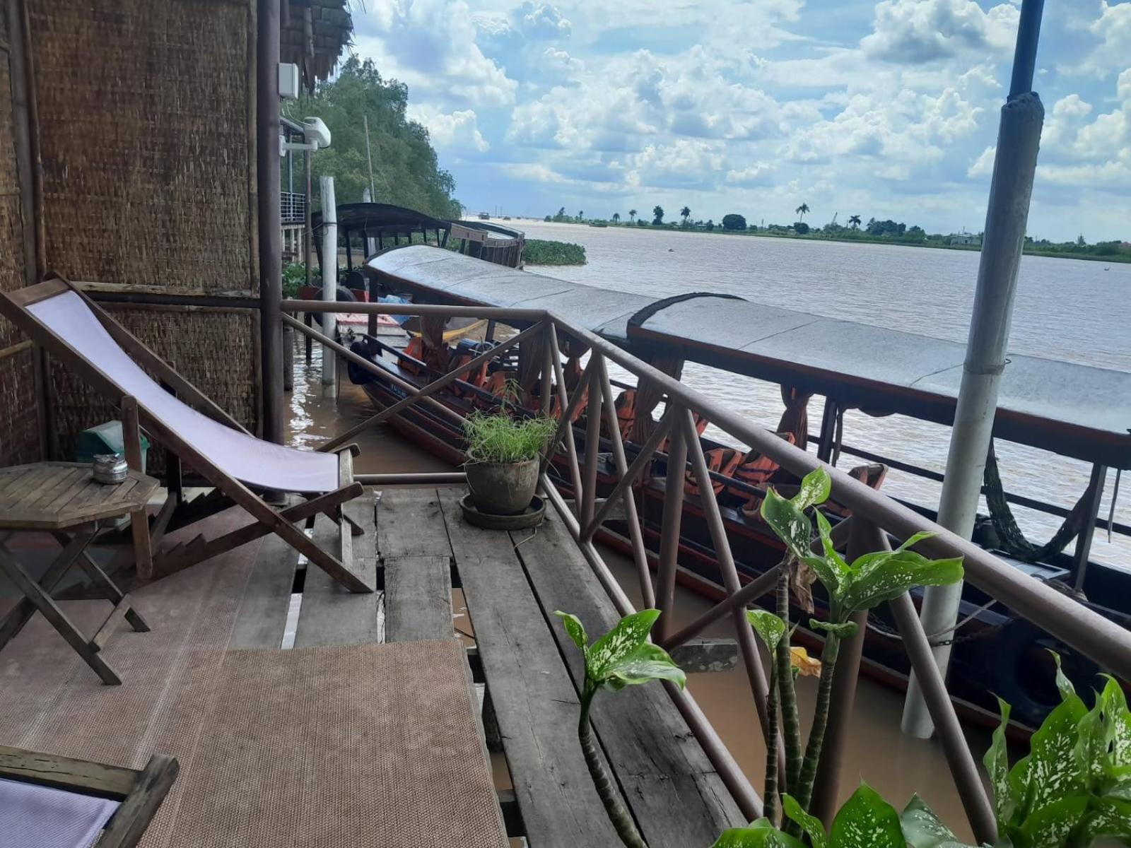 Cottage with River View photo 2