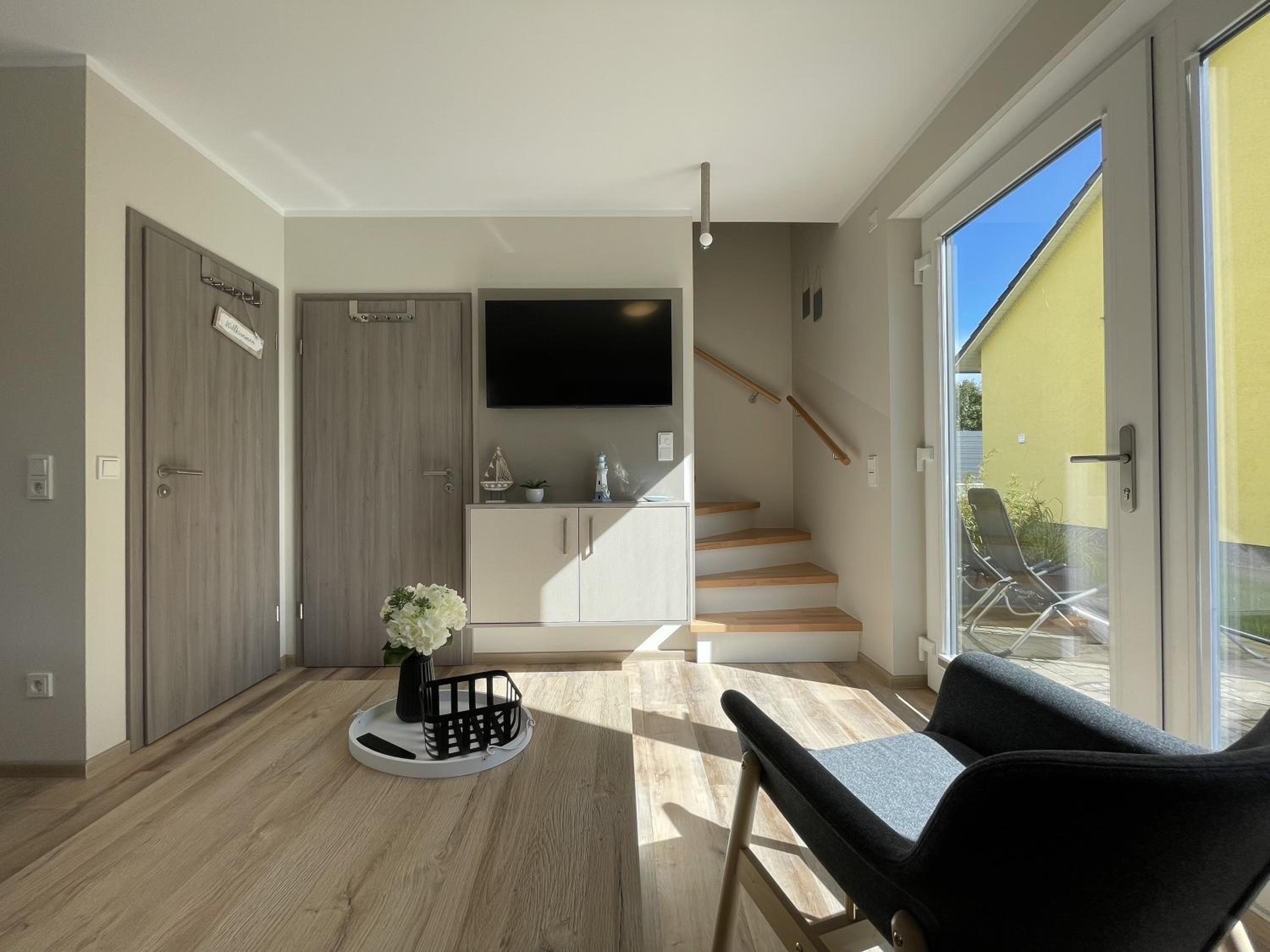 Two-Bedroom Apartment with Lake View photo 2