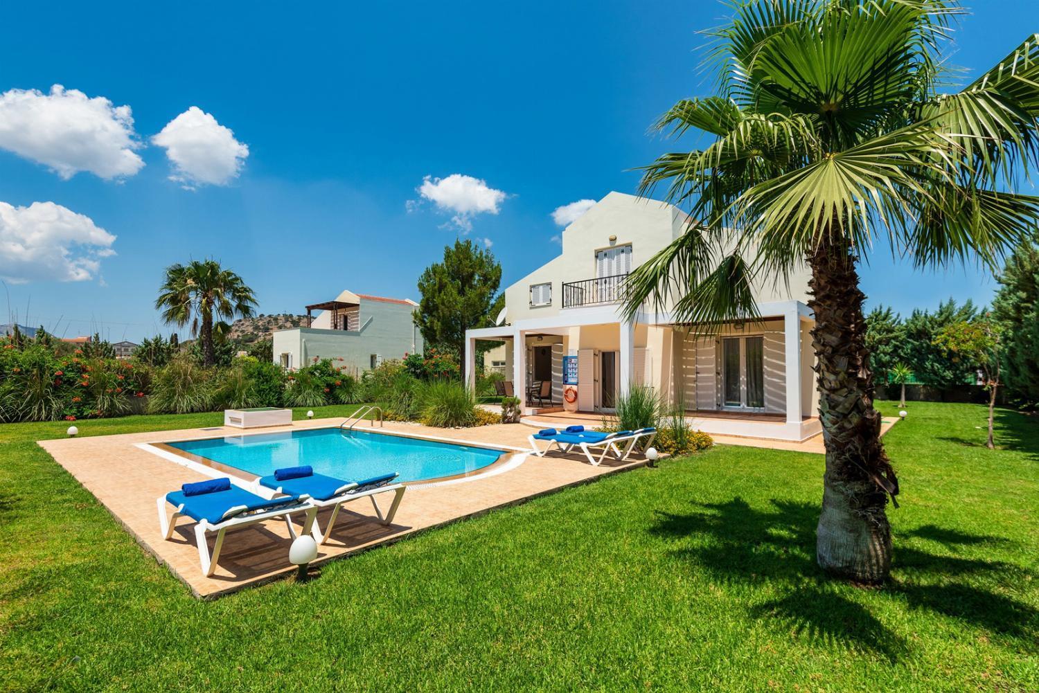 Villa photo 2