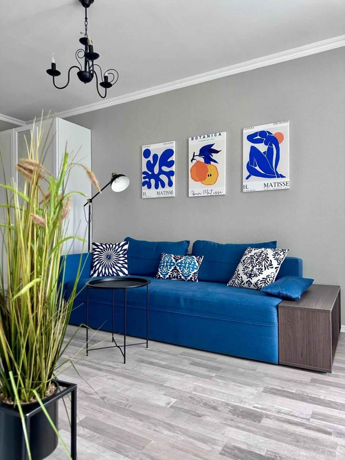 One-Bedroom Apartment