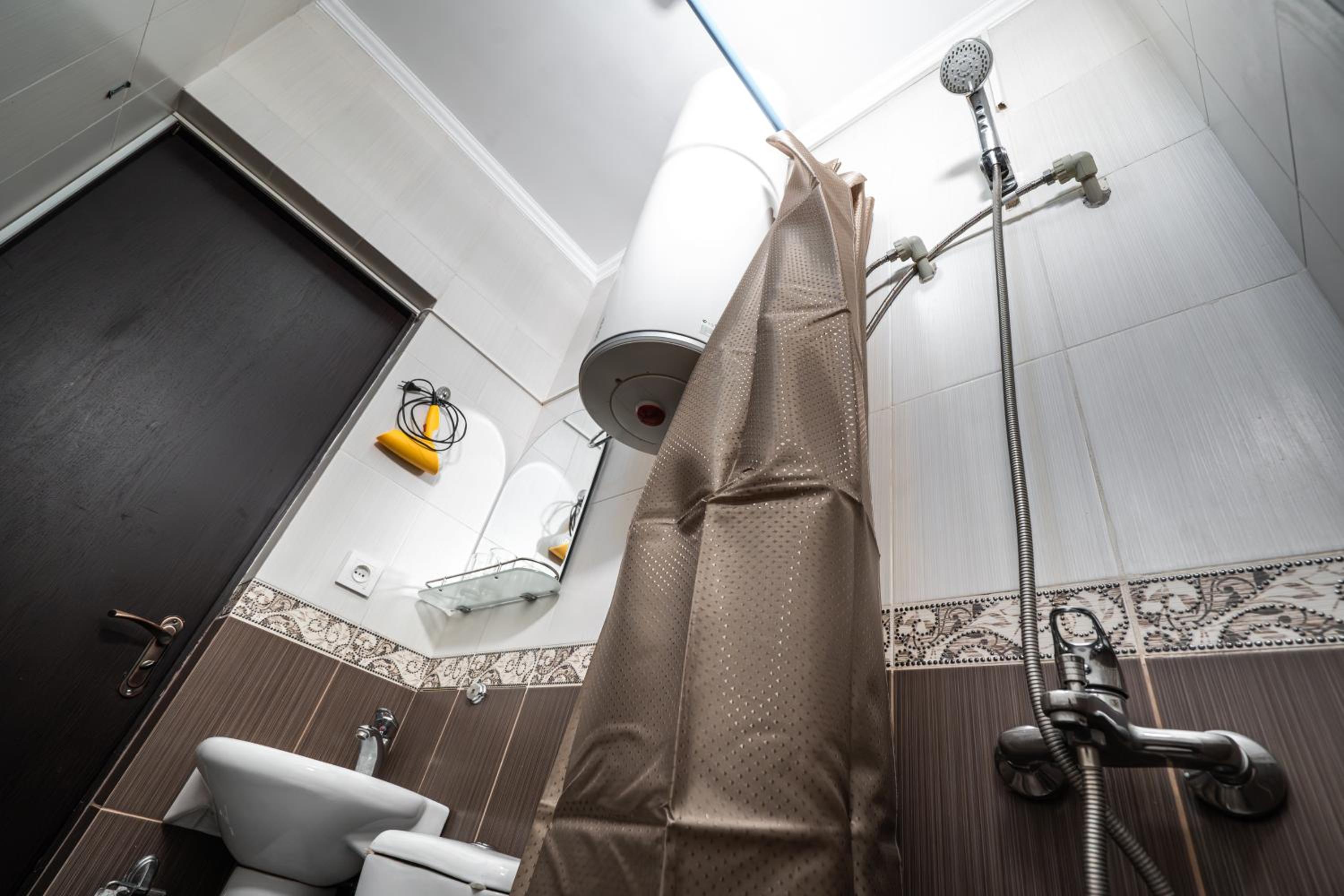Twin Room With Private Bathroom photo 3