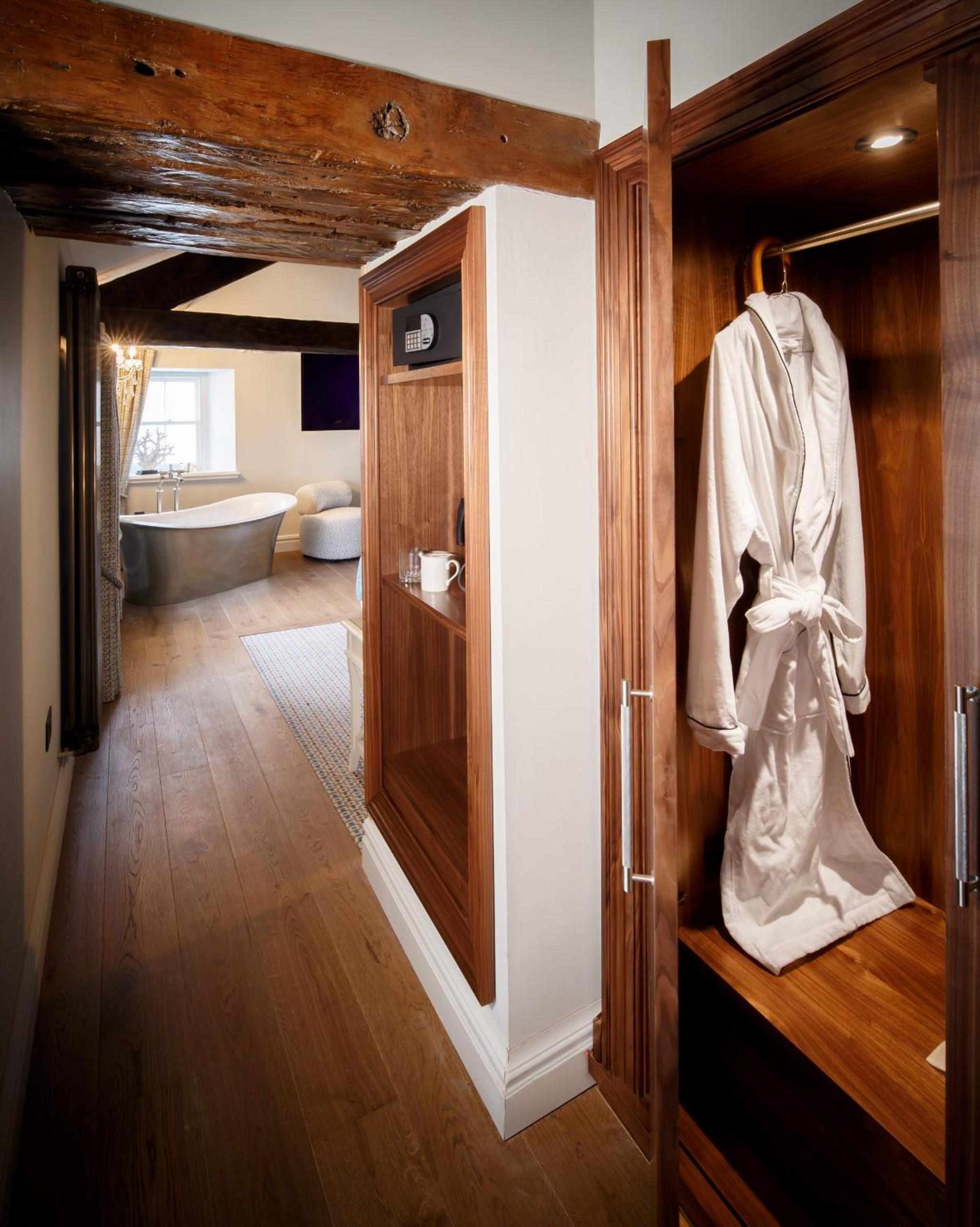 Superior King Room photo 3