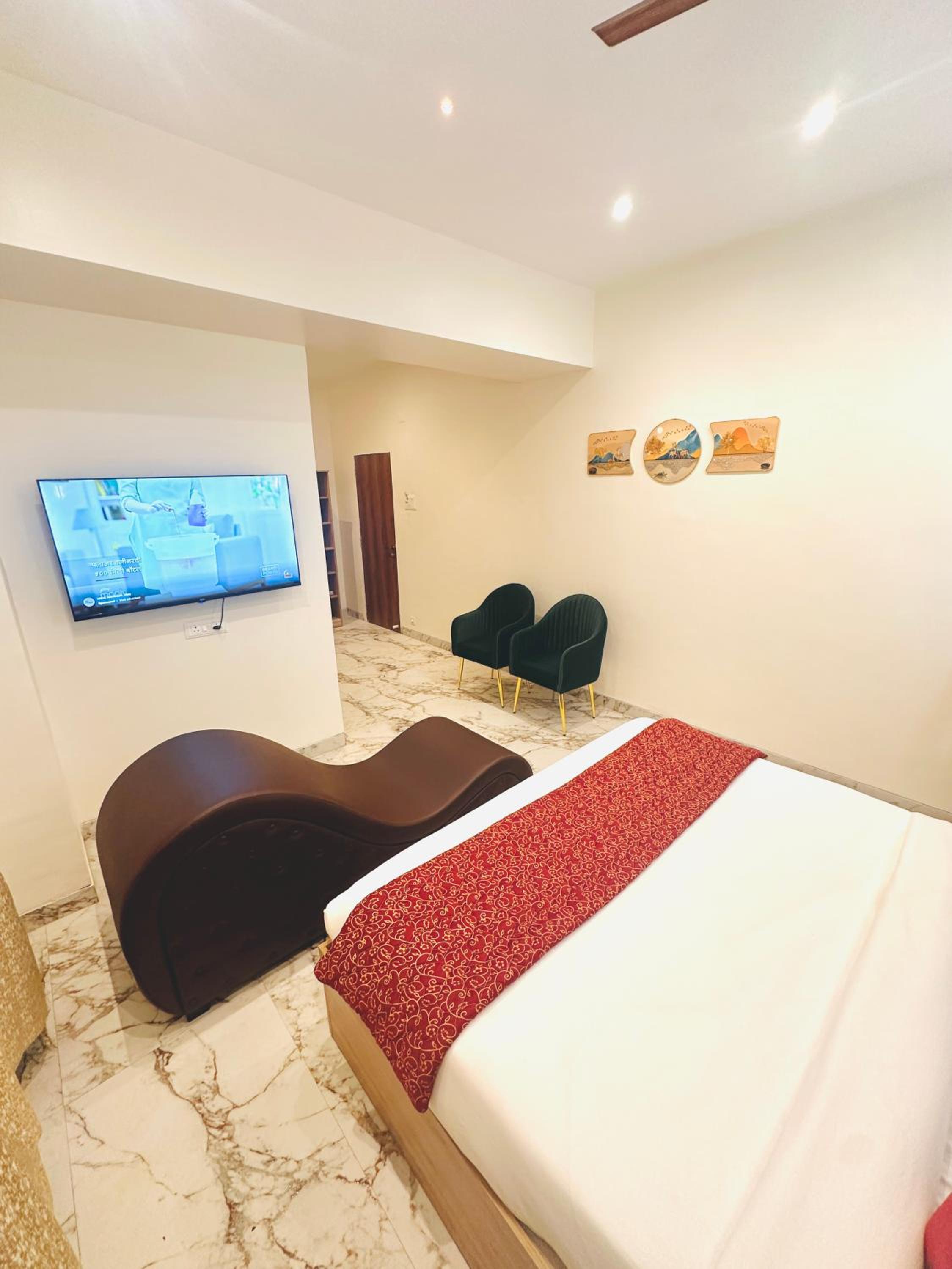 Deluxe Suite photo 3