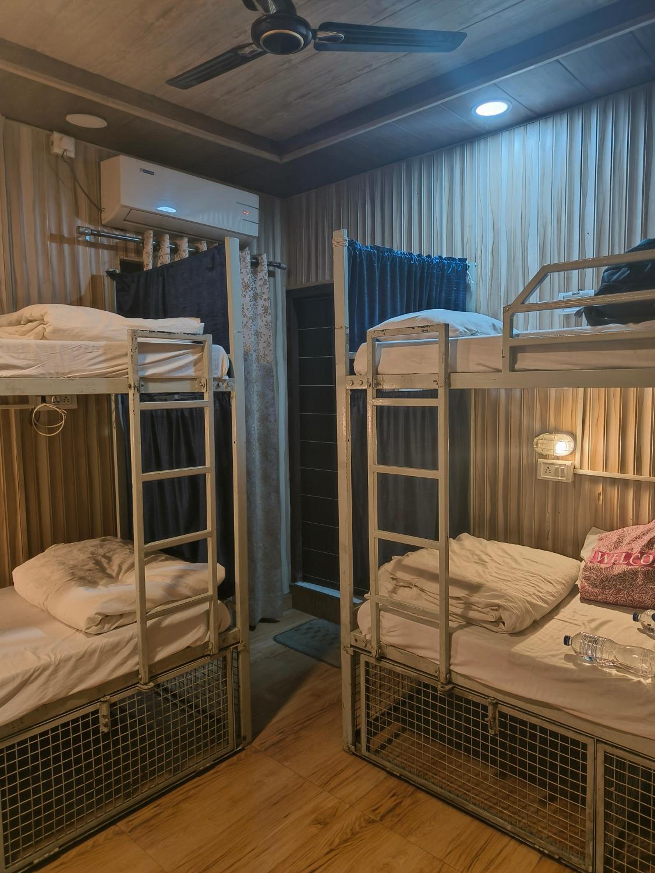 Single Bed In Dormitory Room photo 3