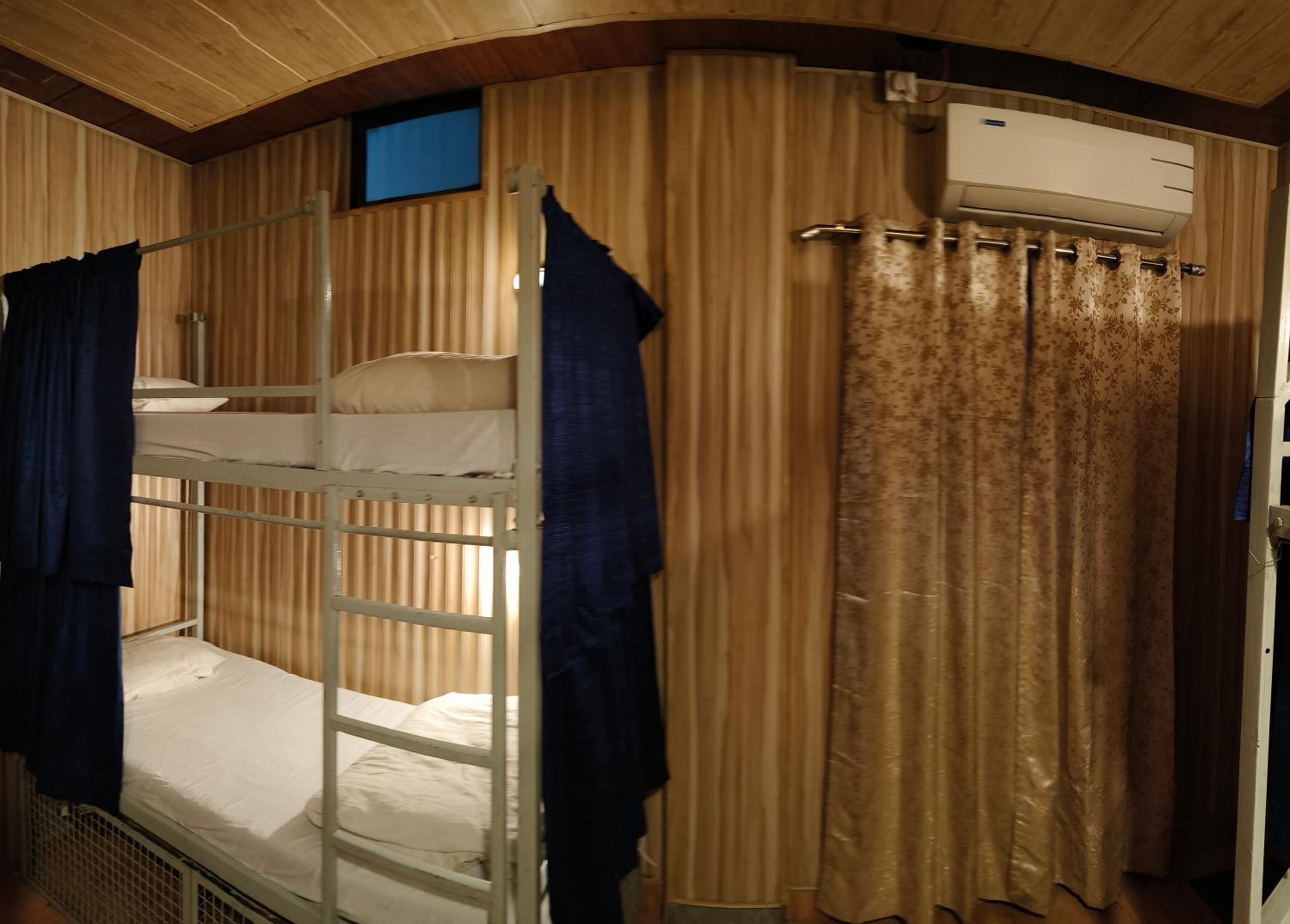 Single Bed In Dormitory Room photo 2