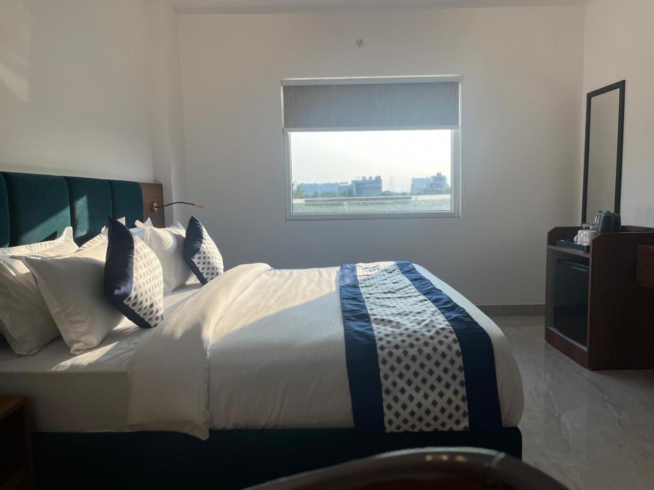 Deluxe Double Room - Photo 8