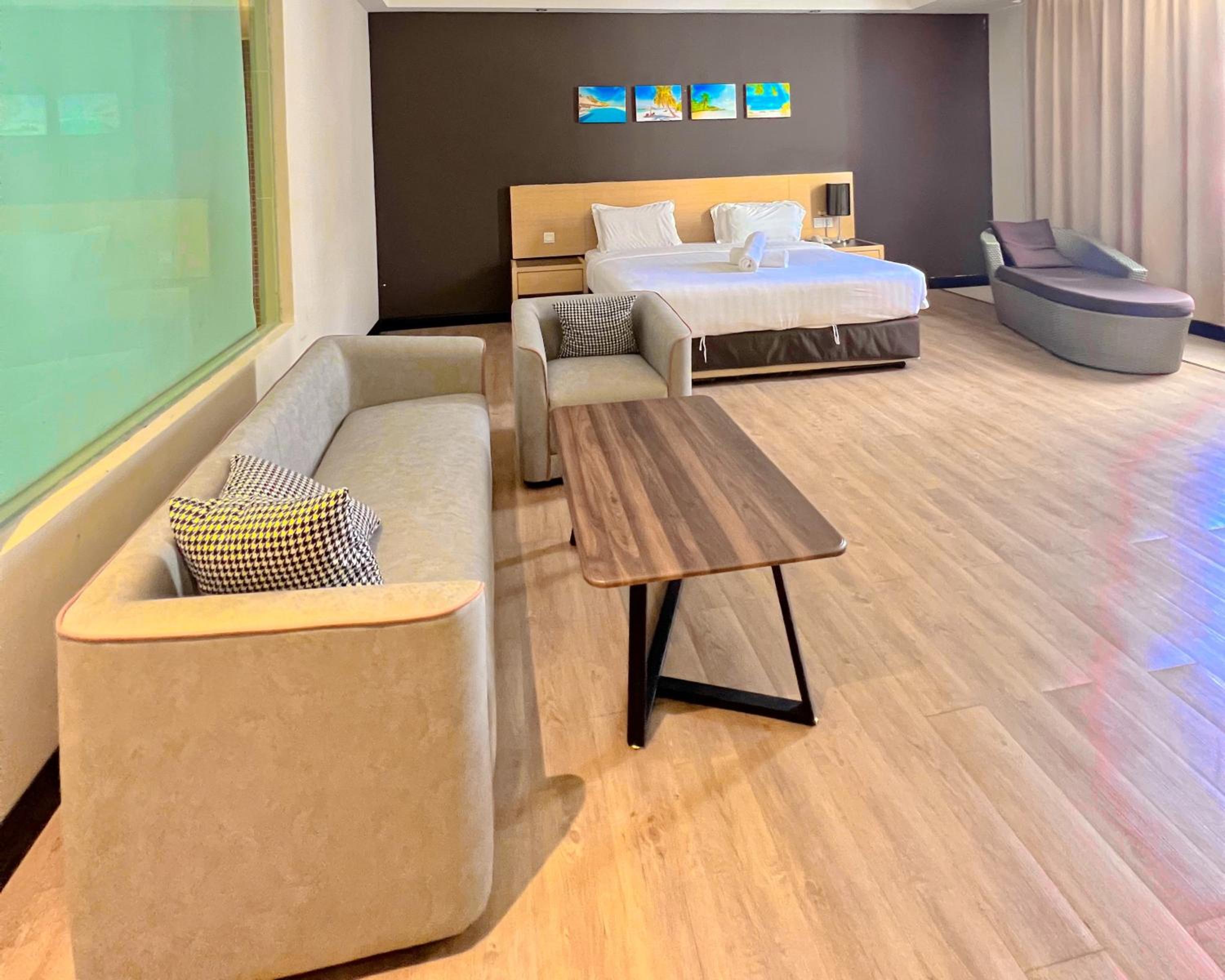 Premium Deluxe Room - Photo 2