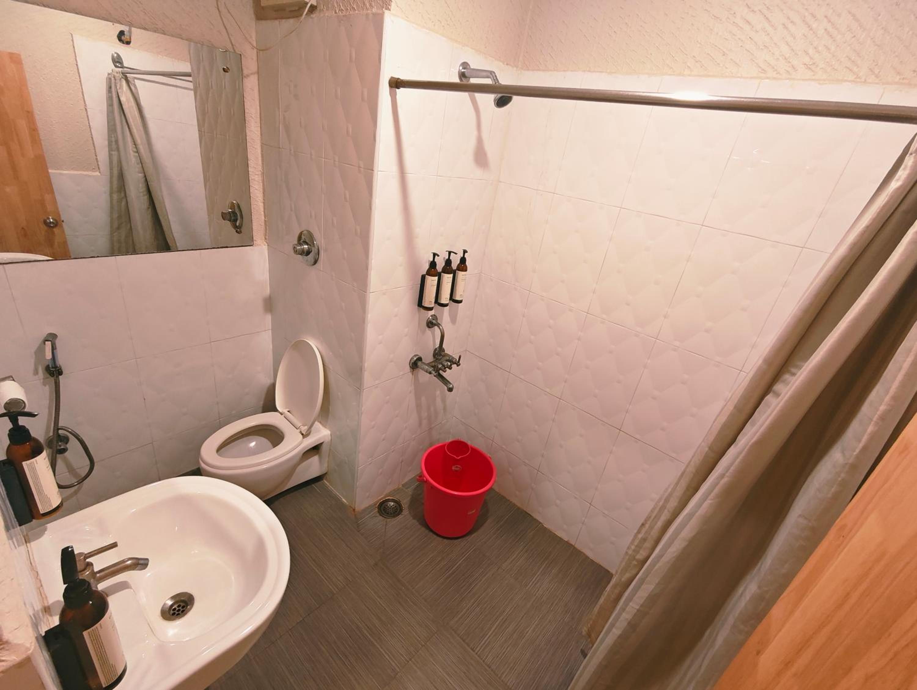 Deluxe Queen Room - Photo 3