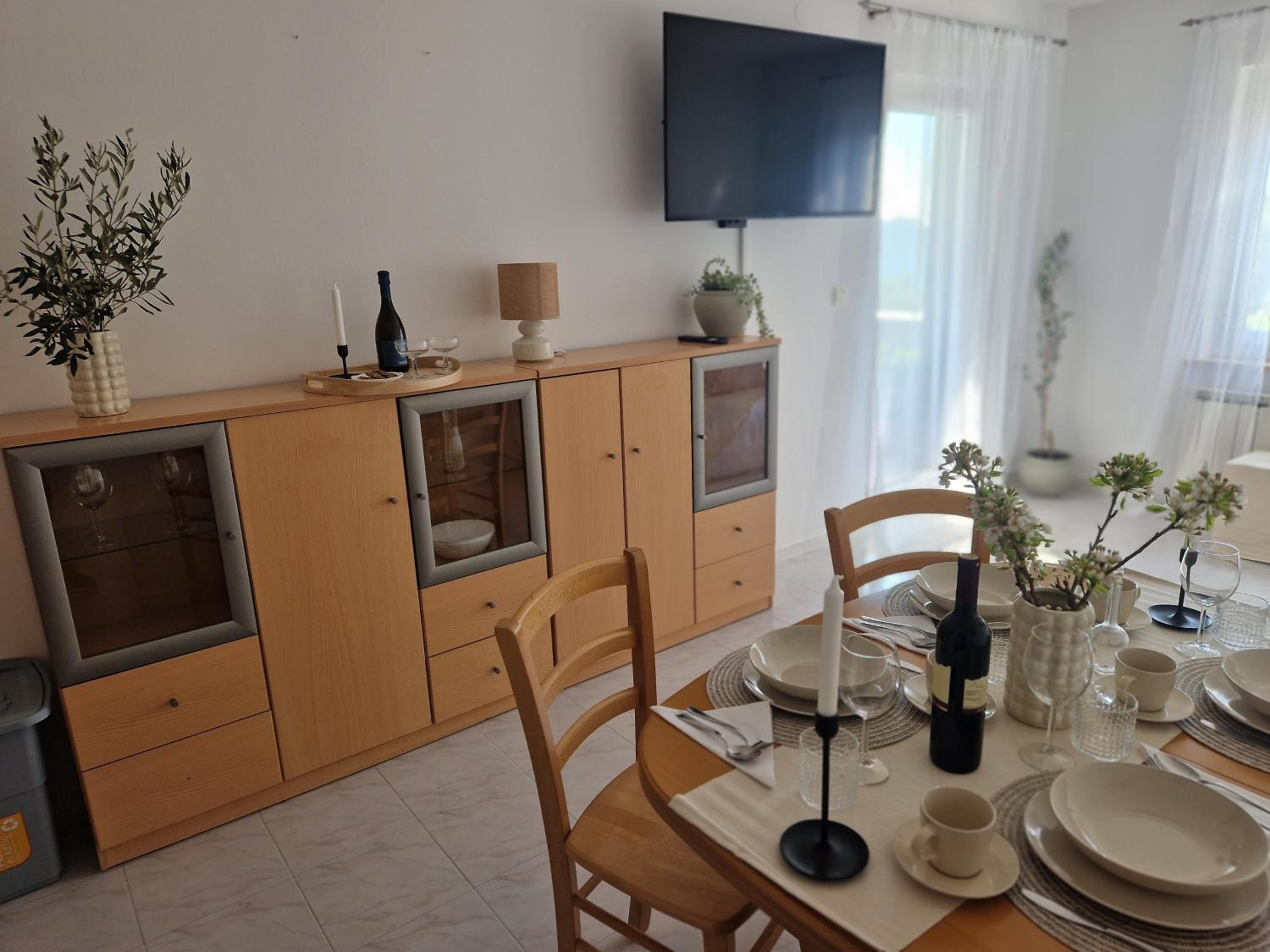 Apartment with Balcony photo 3