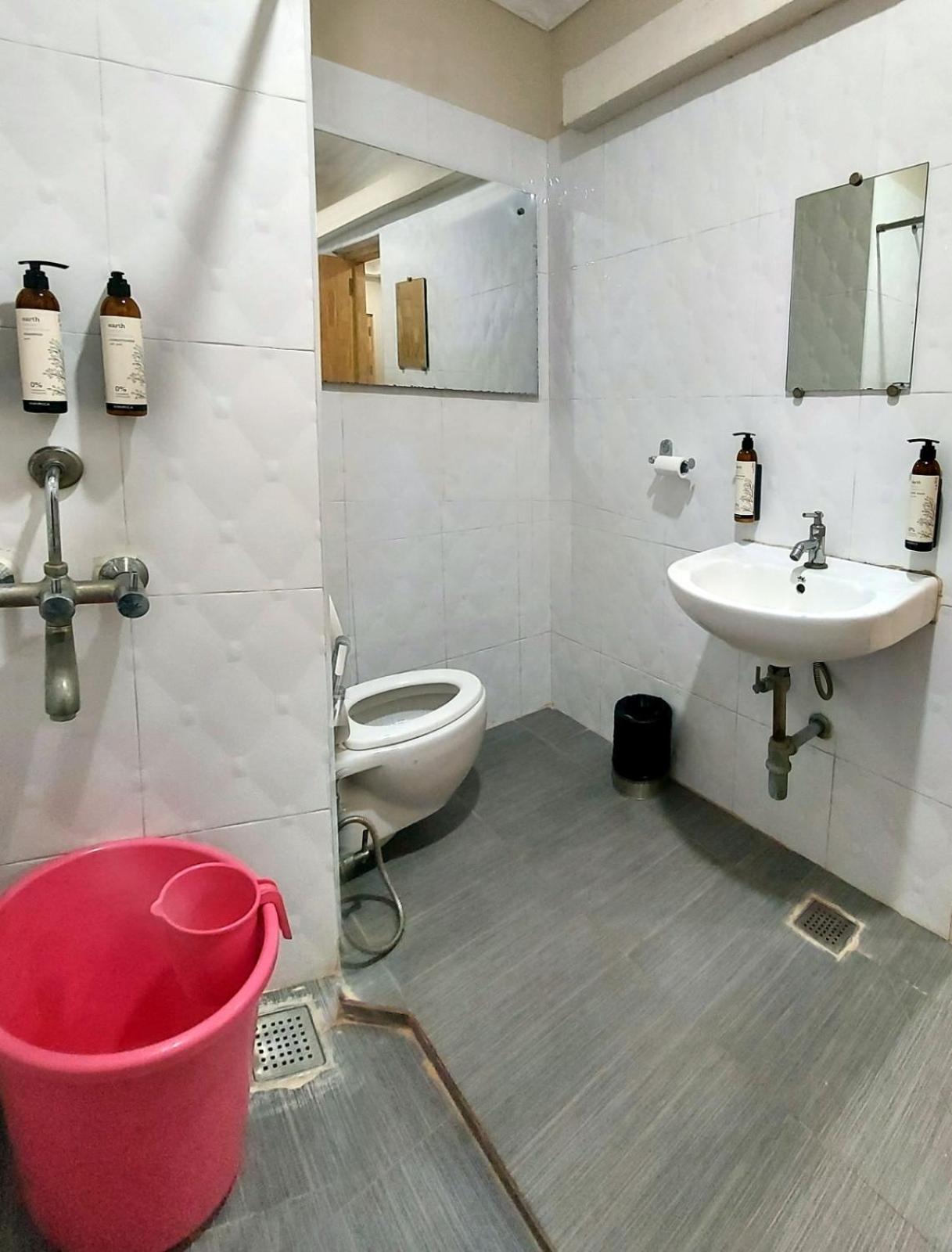 Deluxe Double or Twin Room with City View - Photo 4