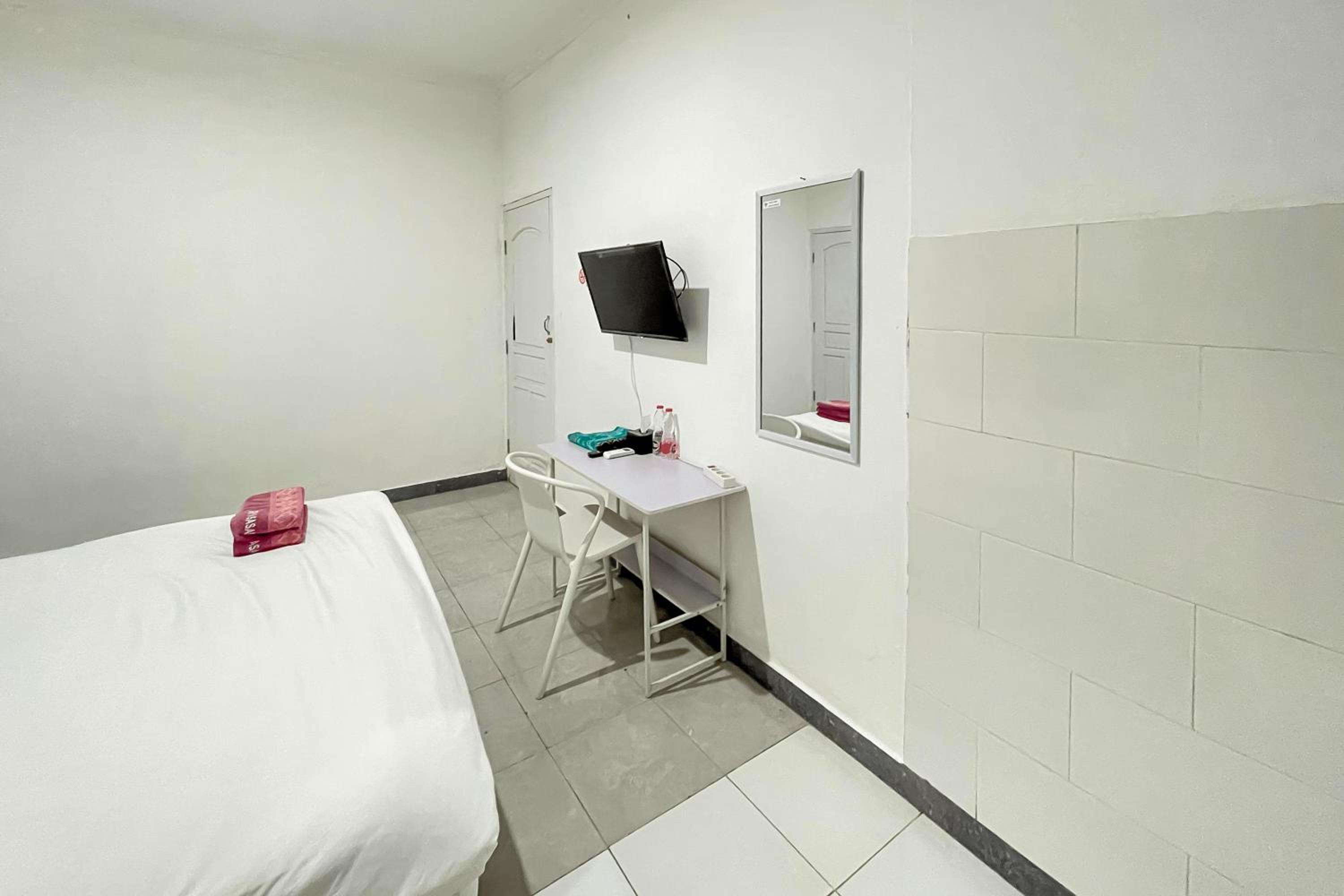 Standard Twin Room - Photo 2
