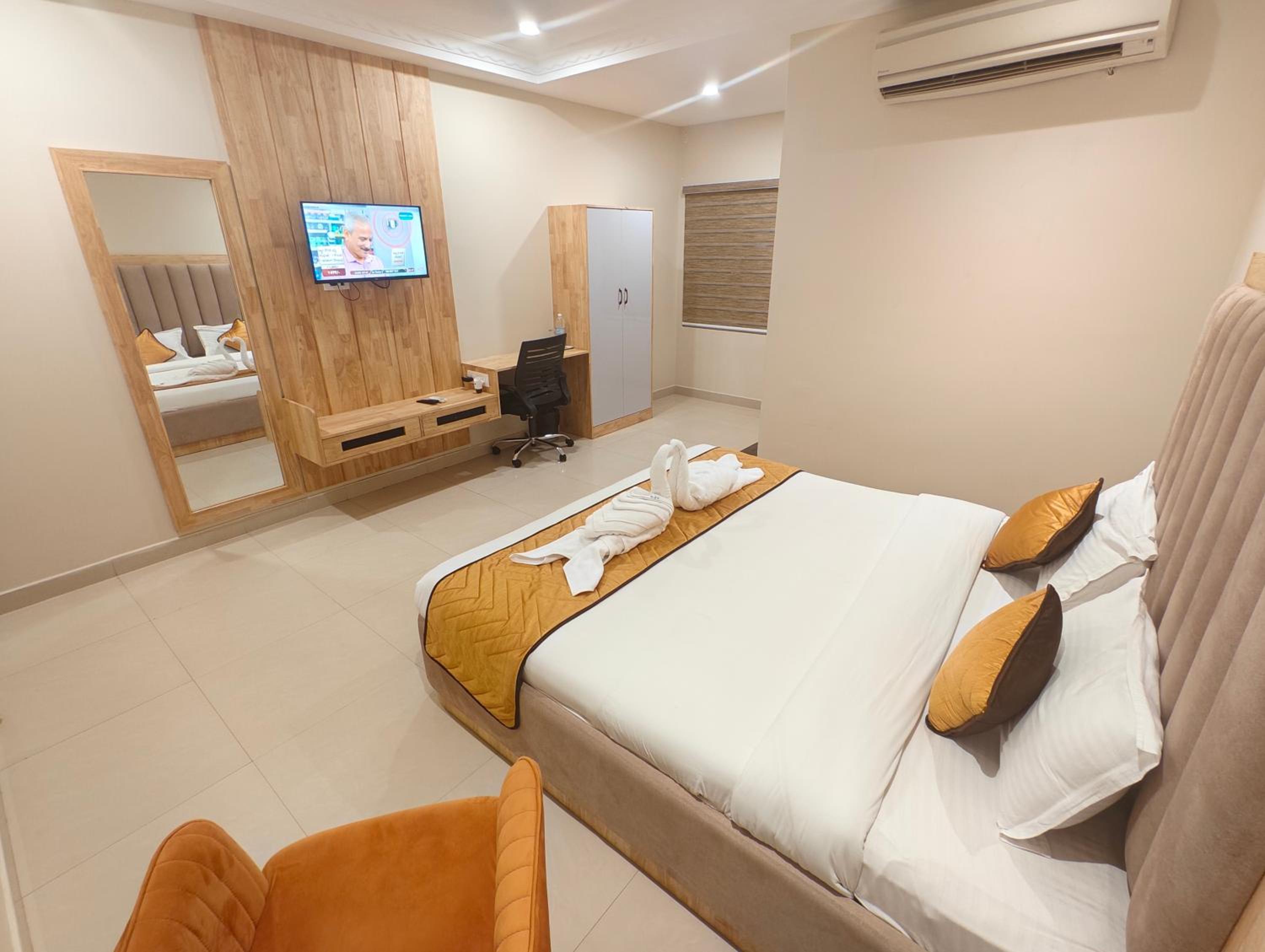 Deluxe Queen Room - Photo 6