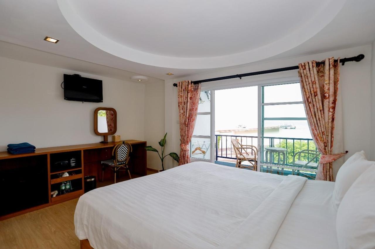 Double Room with Sea View photo 2