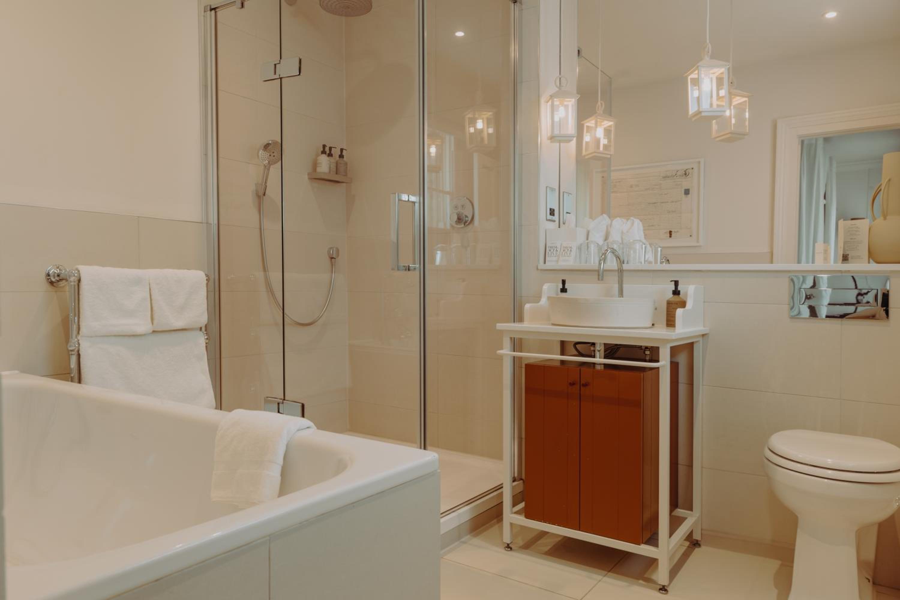 The Clifton Suite - Photo 9