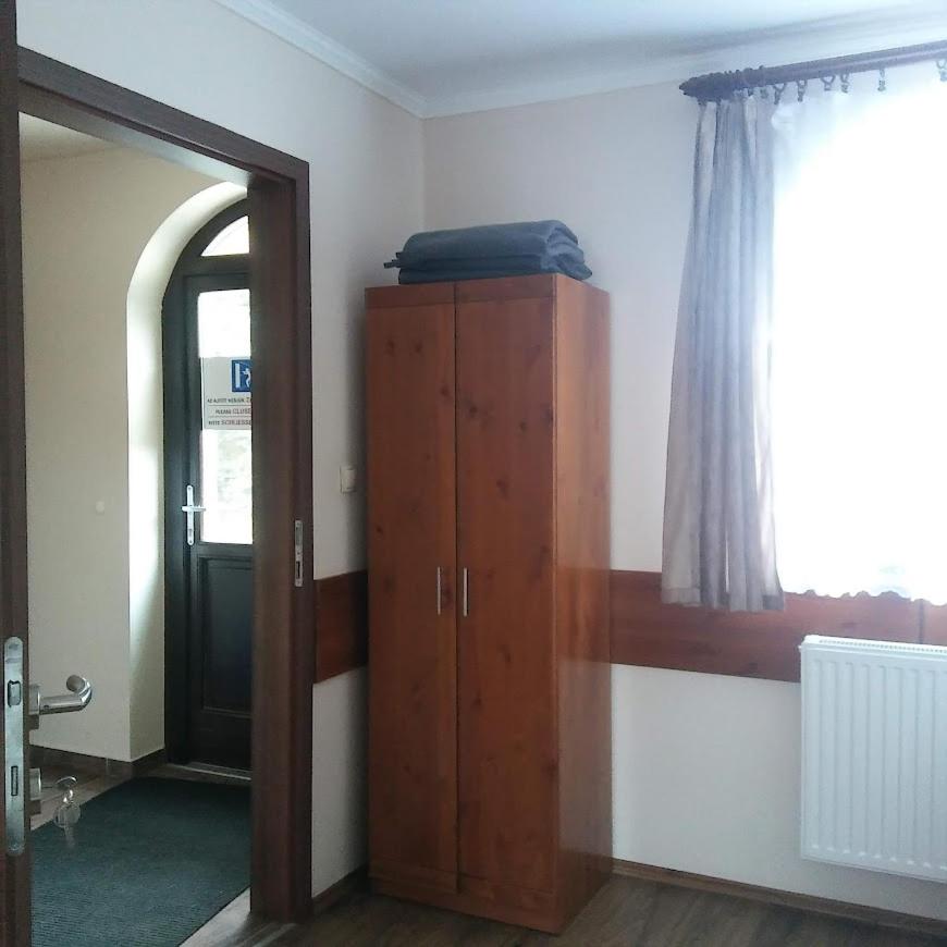 Quadruple Room with Bathroom - Photo 7