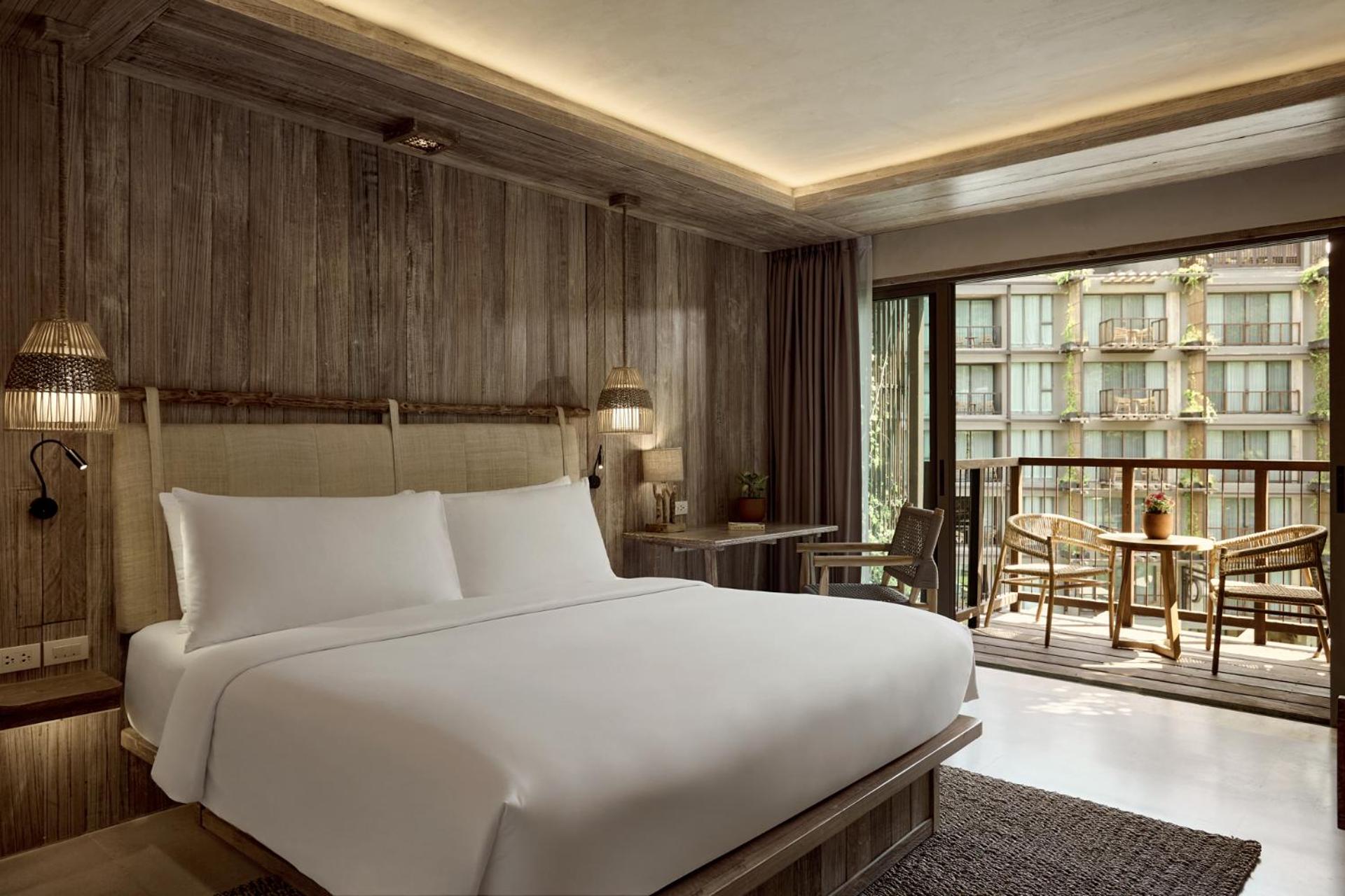 Premium King Room with Pool View photo 1